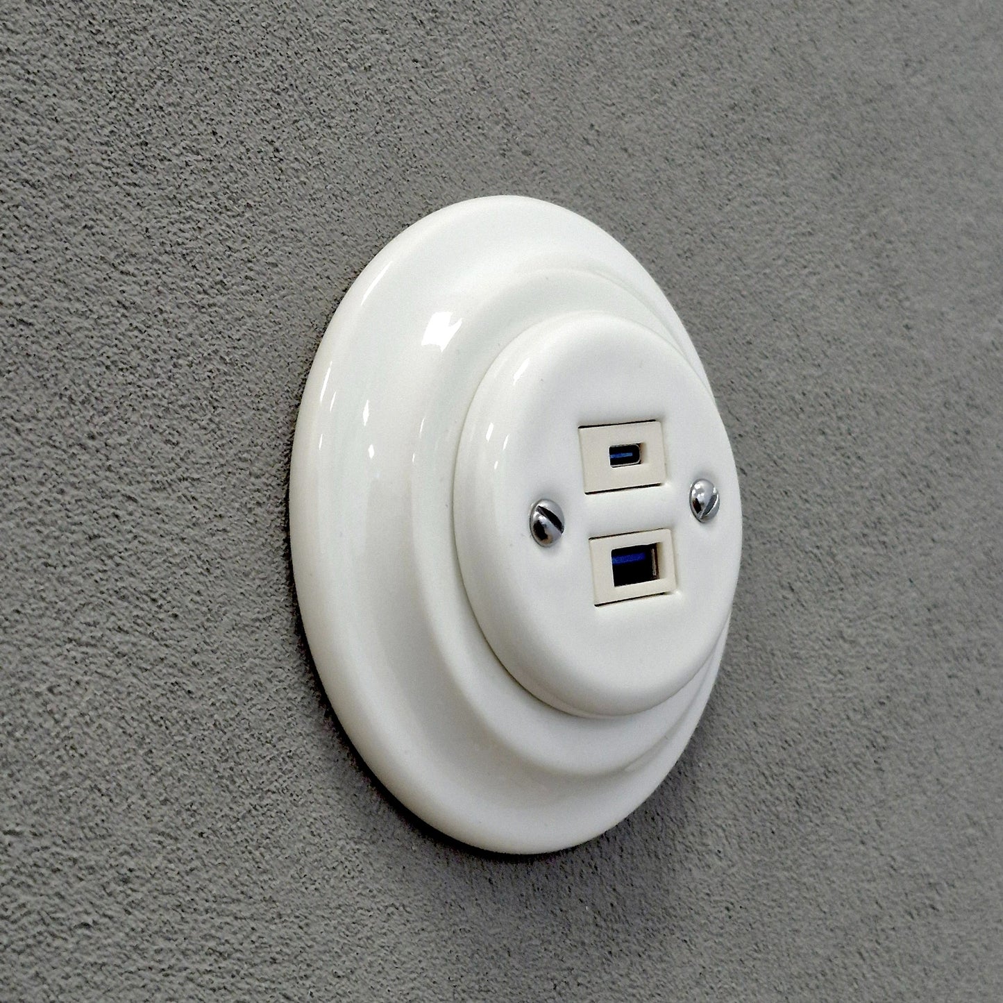 Porcelain USB Charging Socket – Retro Loft Style | Vintage Design, Flush-Mounted, USB A+C Socket in White Ceramic