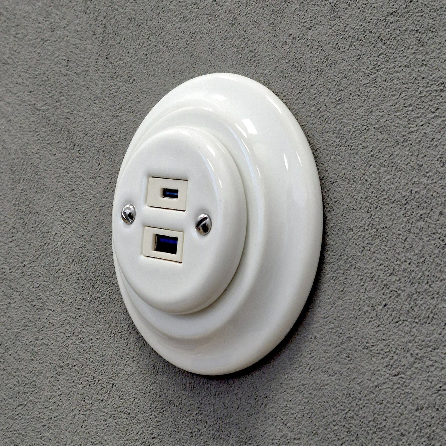 Porcelain USB Charging Socket – Retro Loft Style | Vintage Design, Flush-Mounted, USB A+C Socket in White Ceramic