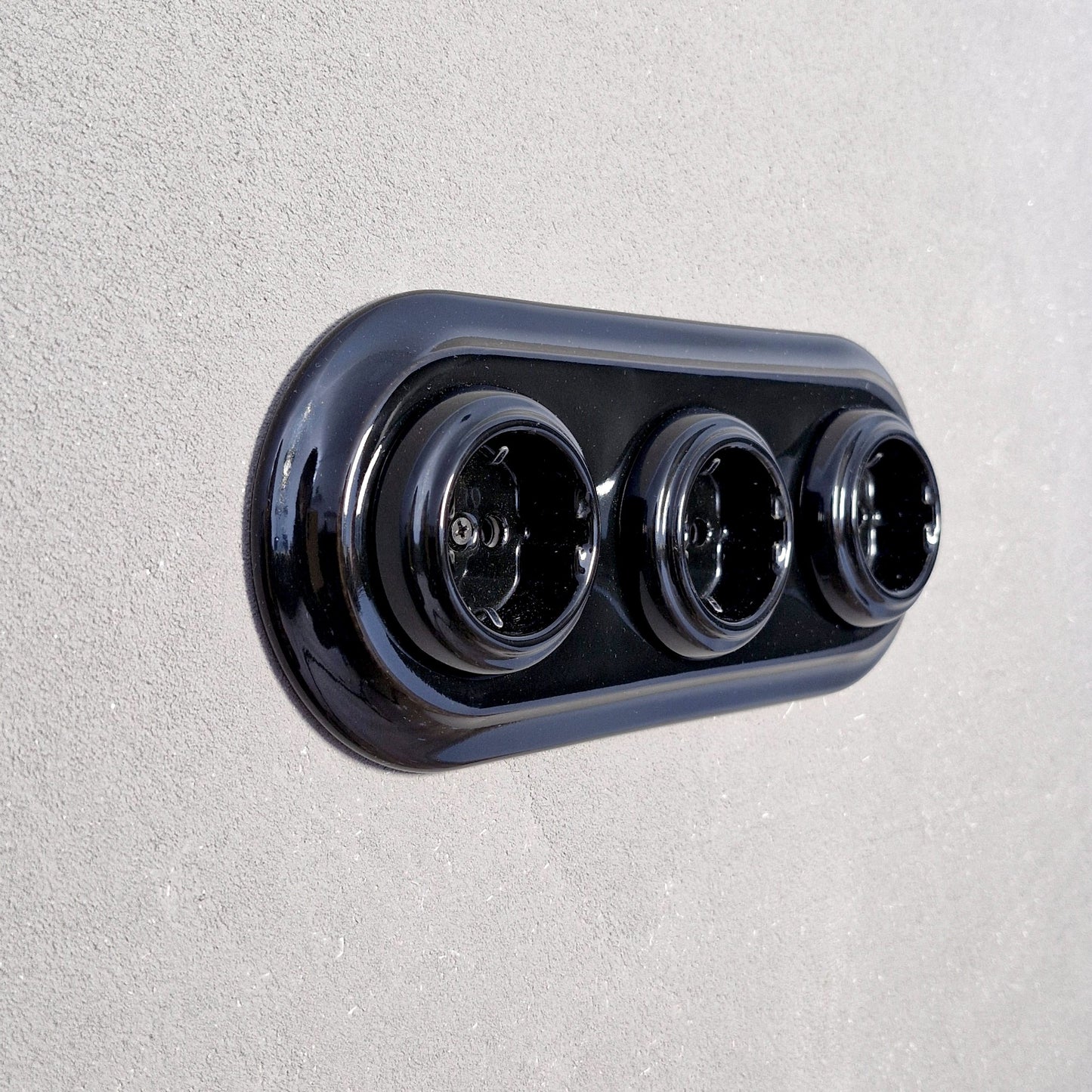 Triple Power Socket Porcelain Loft Retro Electrical German Schuko Flush-Mounting Vintage Cottage Ceramic Black