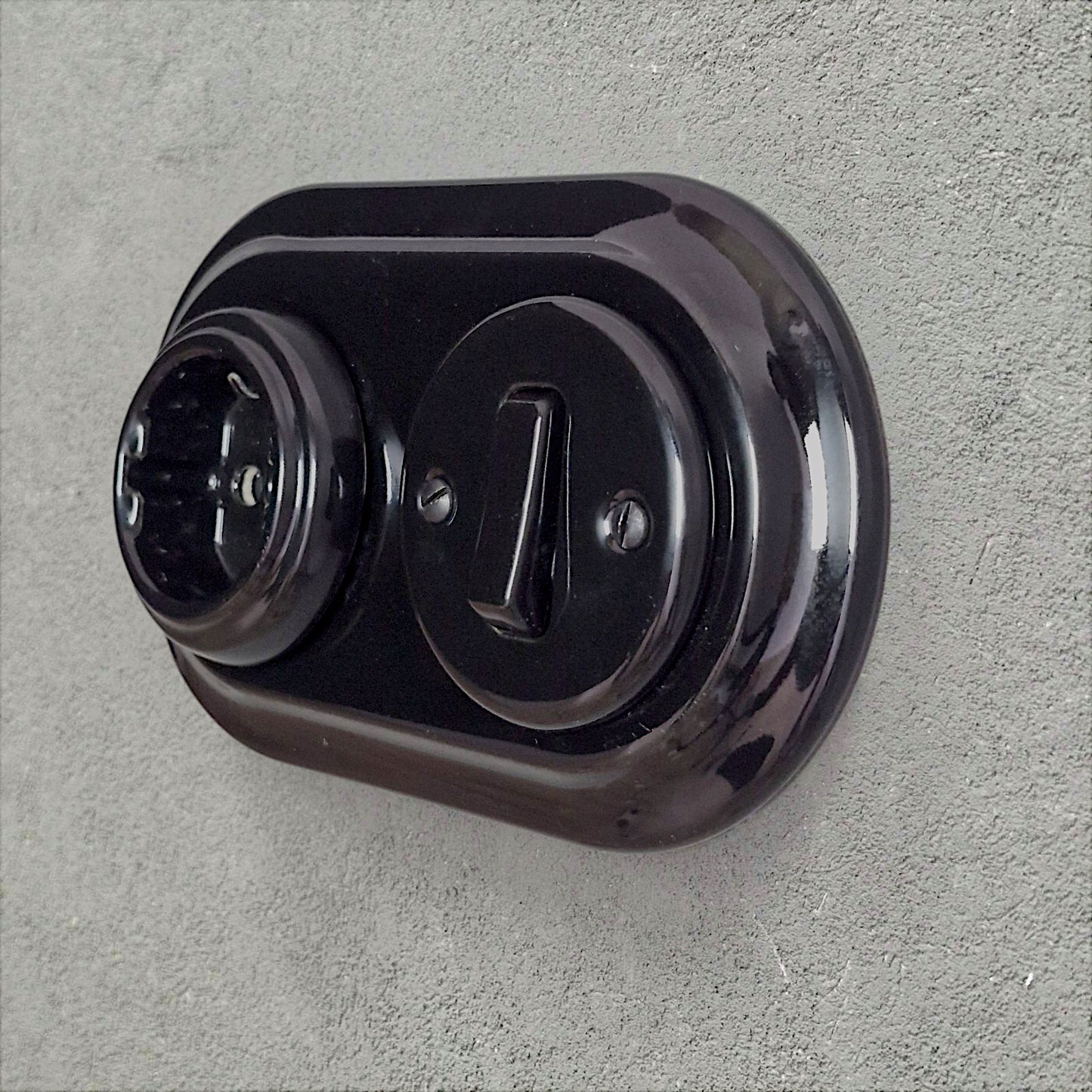 Porcelain Socket with Switch 1 Gang – Retro Loft Style | Vintage Design, Flush-Mounted, German Schuko Socket Black Ceramic