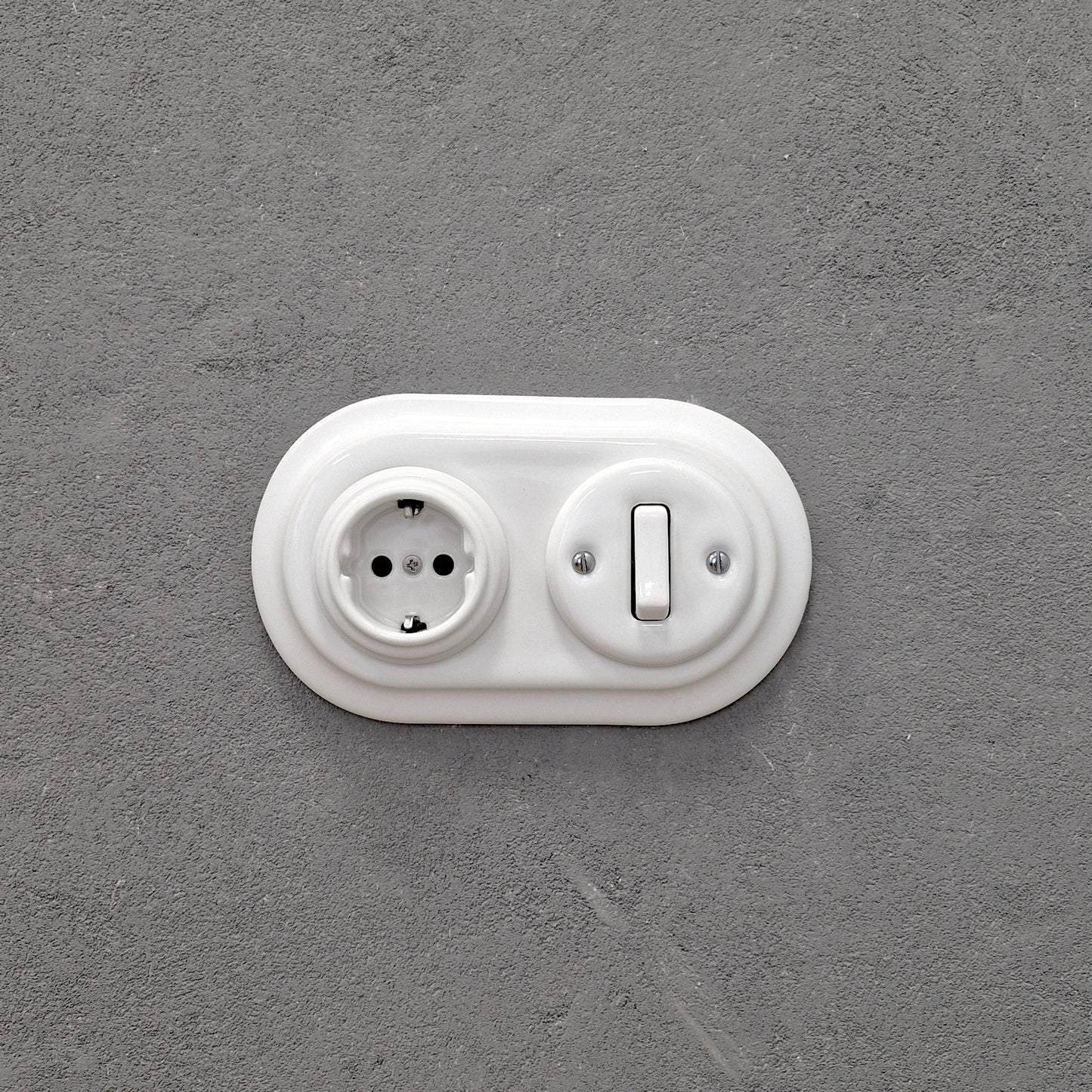 Porcelain Socket with Switch 1 Gang – Retro Loft Style | Vintage Design, Flush-Mounted, German Schuko Socket White Ceramic
