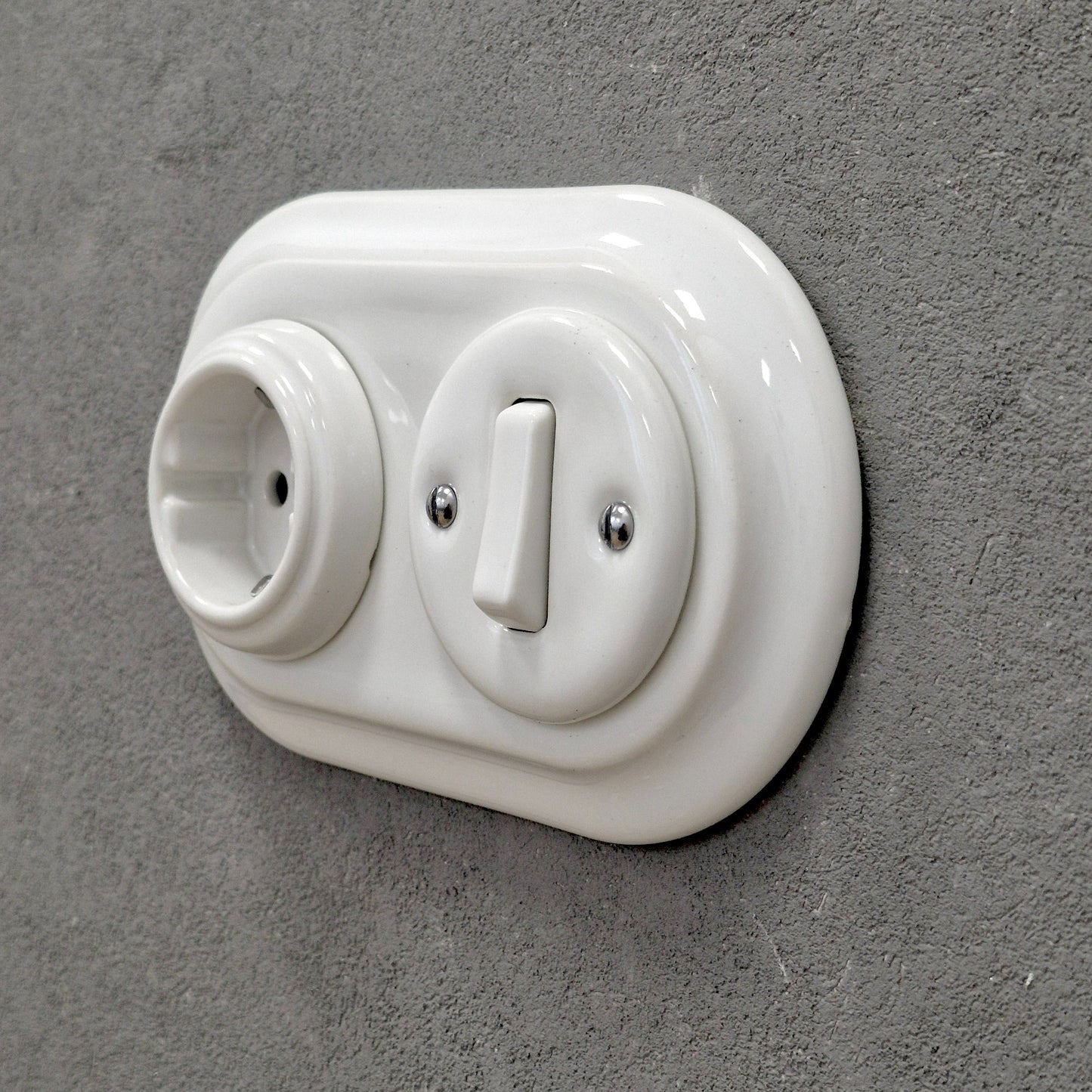 Porcelain Socket with Switch 1 Gang – Retro Loft Style | Vintage Design, Flush-Mounted, German Schuko Socket White Ceramic