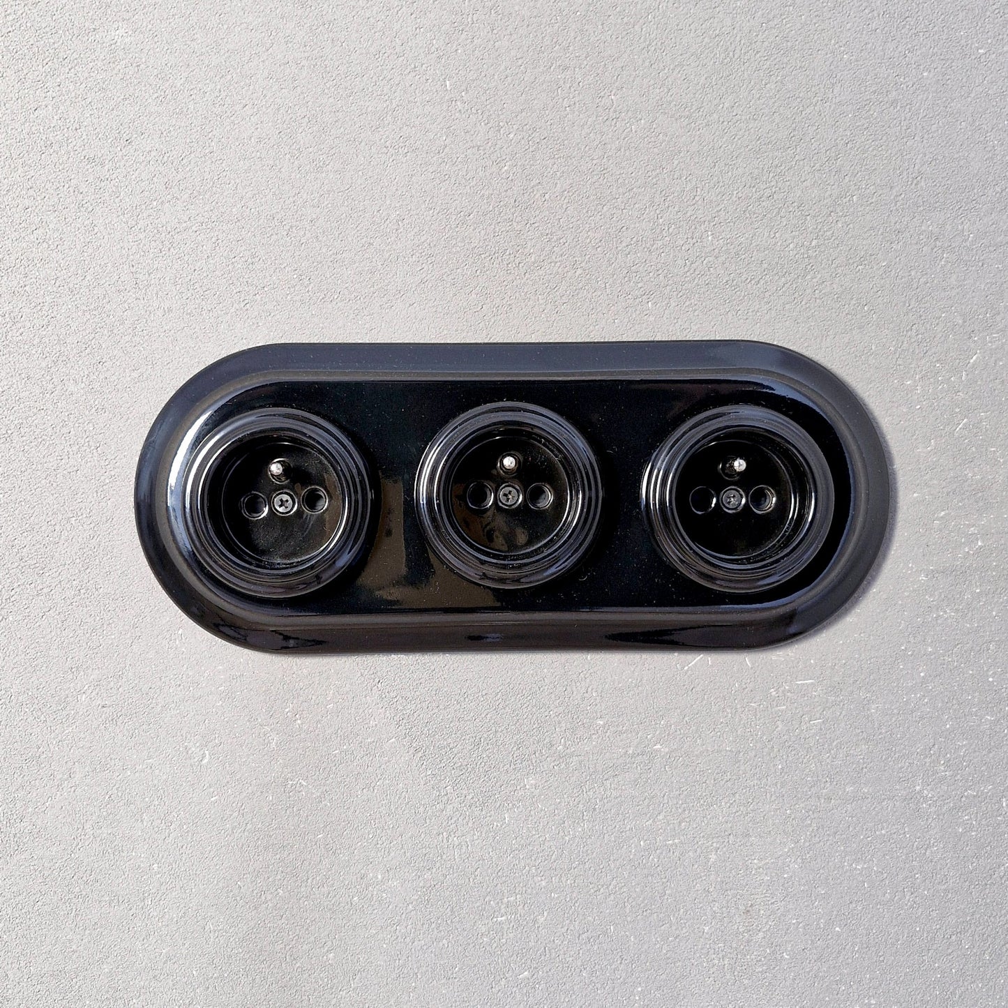 Triple Power Porcelain Socket – Retro Loft Style | Vintage Design, Flush-Mounted, French Socket in Black Ceramic