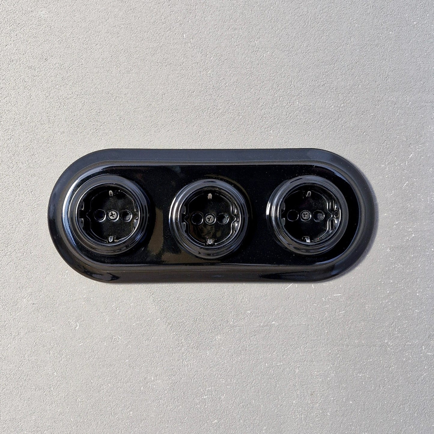 Triple Power Socket Porcelain Loft Retro Electrical German Schuko Flush-Mounting Vintage Cottage Ceramic Black