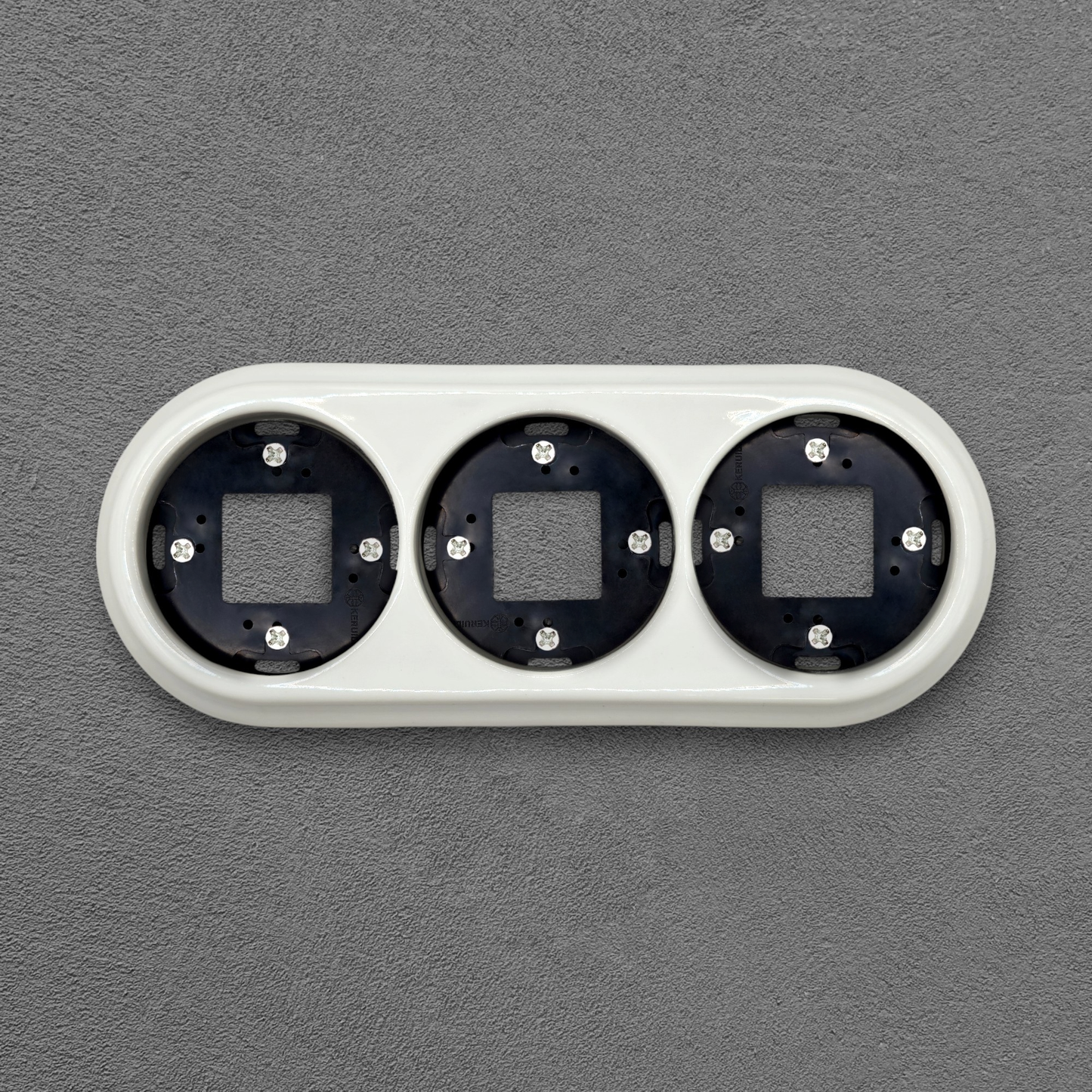 Porcelain Loft Retro Triple Porcelain Frame With Plastic Part Surface Mounted Vintage Cottage Ceramic White