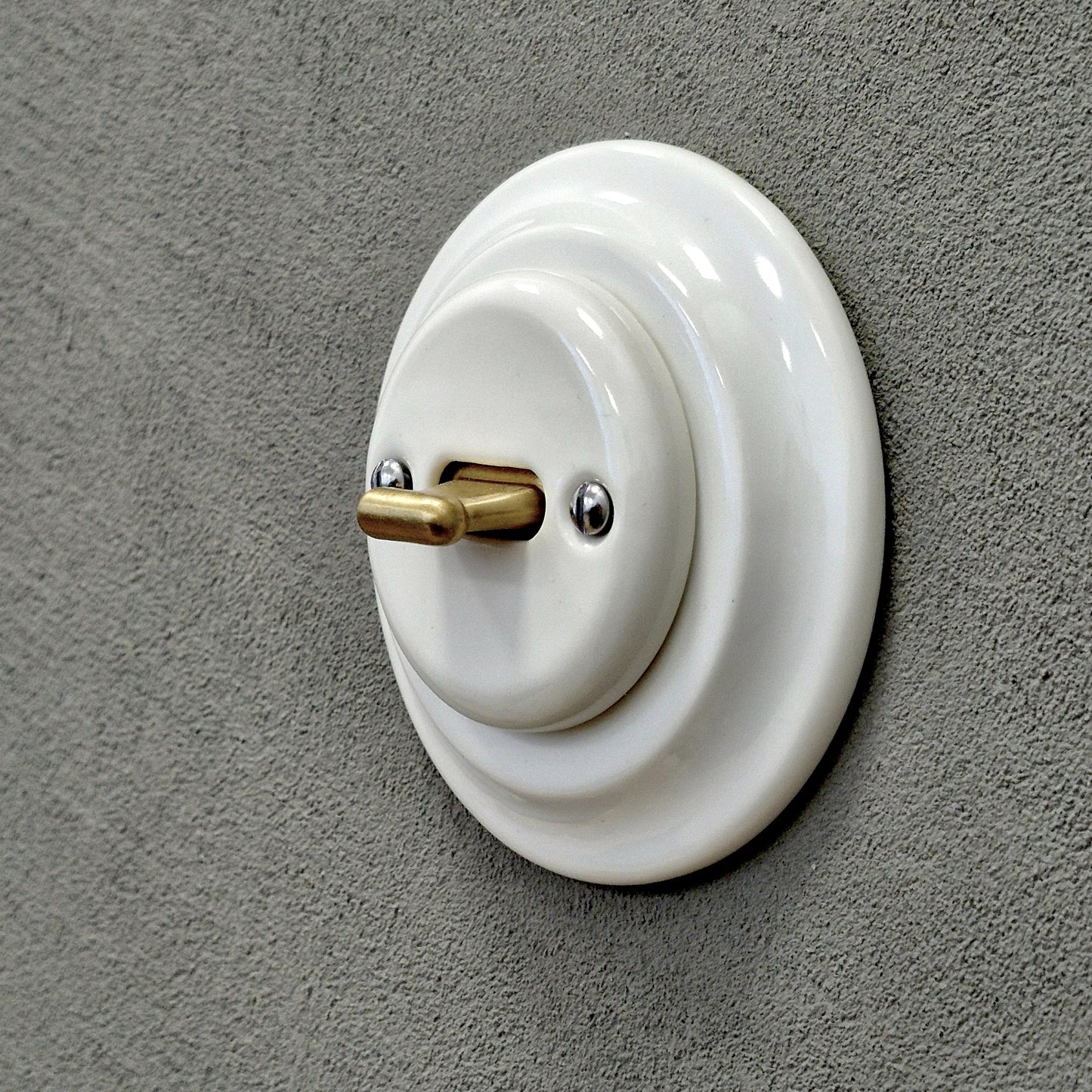 Porcelain Toggle Light Switch – Retro Loft Style | Vintage Design, Flush-Mounted, Intermediate / Crossing Switch White Ceramic