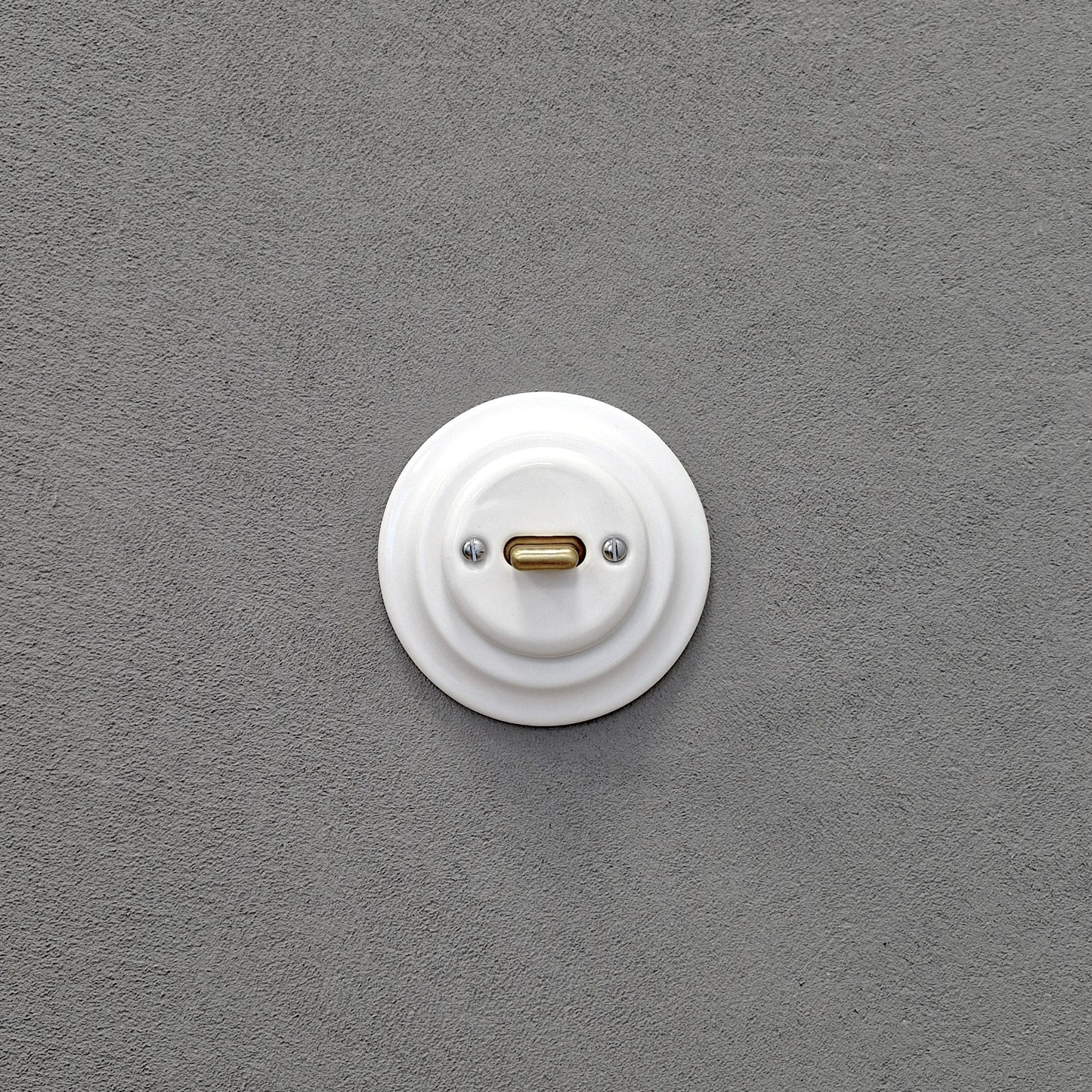 Porcelain Toggle Light Switch – Retro Loft Style | Vintage Design, Flush-Mounted, Intermediate / Crossing Switch White Ceramic