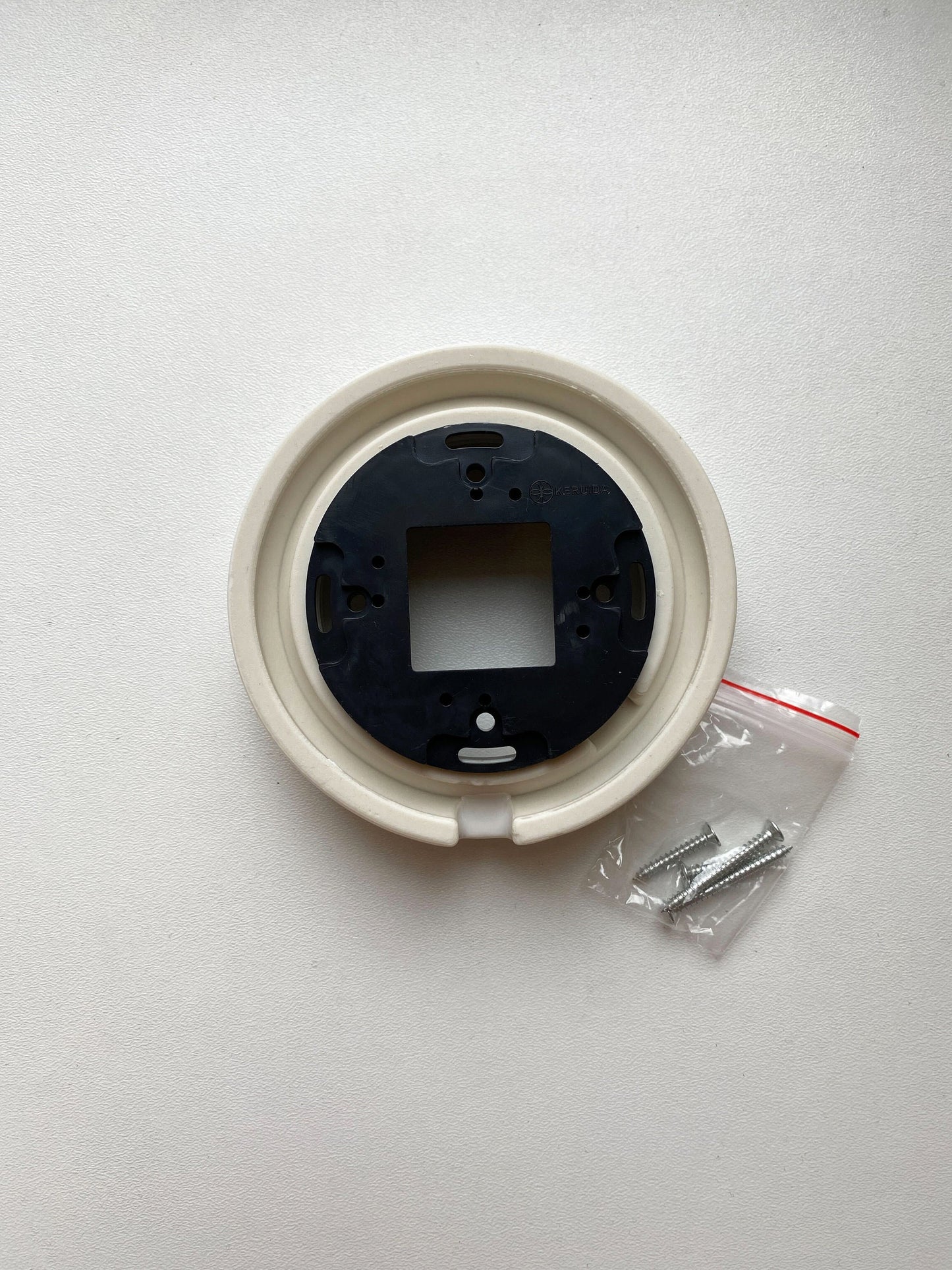 Porcelain Loft Retro Single Porcelain Frame With Plastic Part Surface Mounted Vintage Cottage Ceramic White