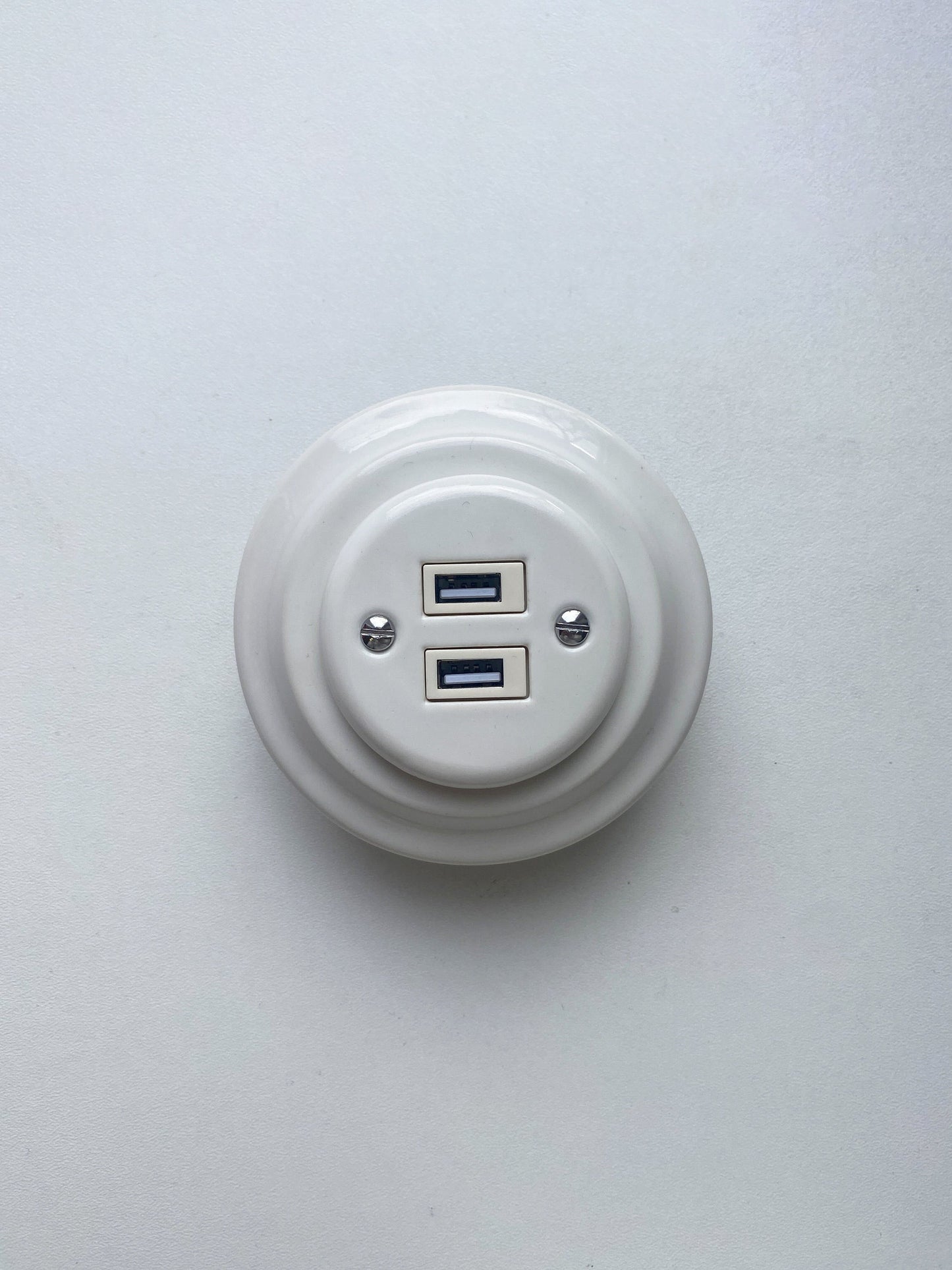 Porcelain Loft Retro Electrical USB Charging Socket Flush-Mounting Vintage Cottage Ceramic White