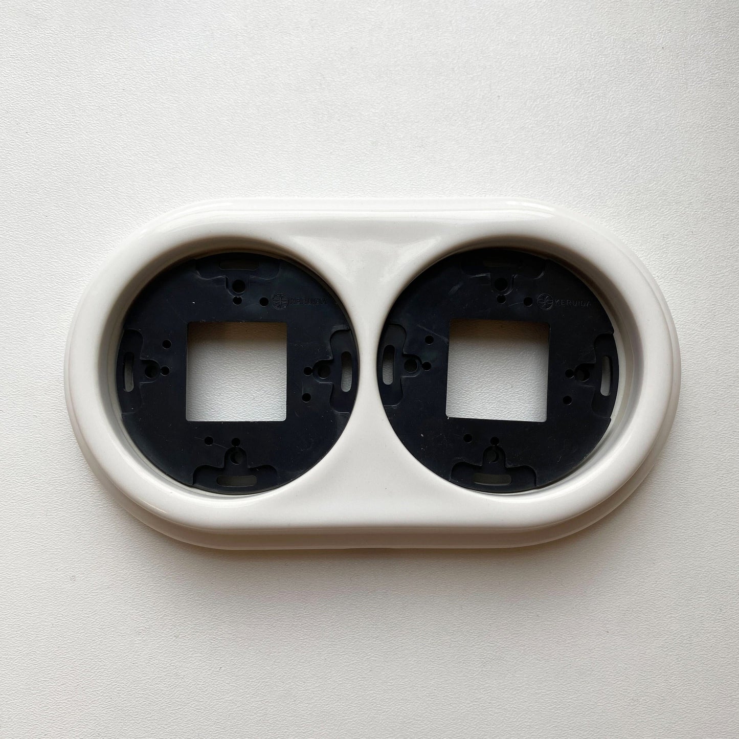 Porcelain Loft Retro Double Porcelain Frame With Plastic Part Surface Mounted Vintage Cottage Ceramic White