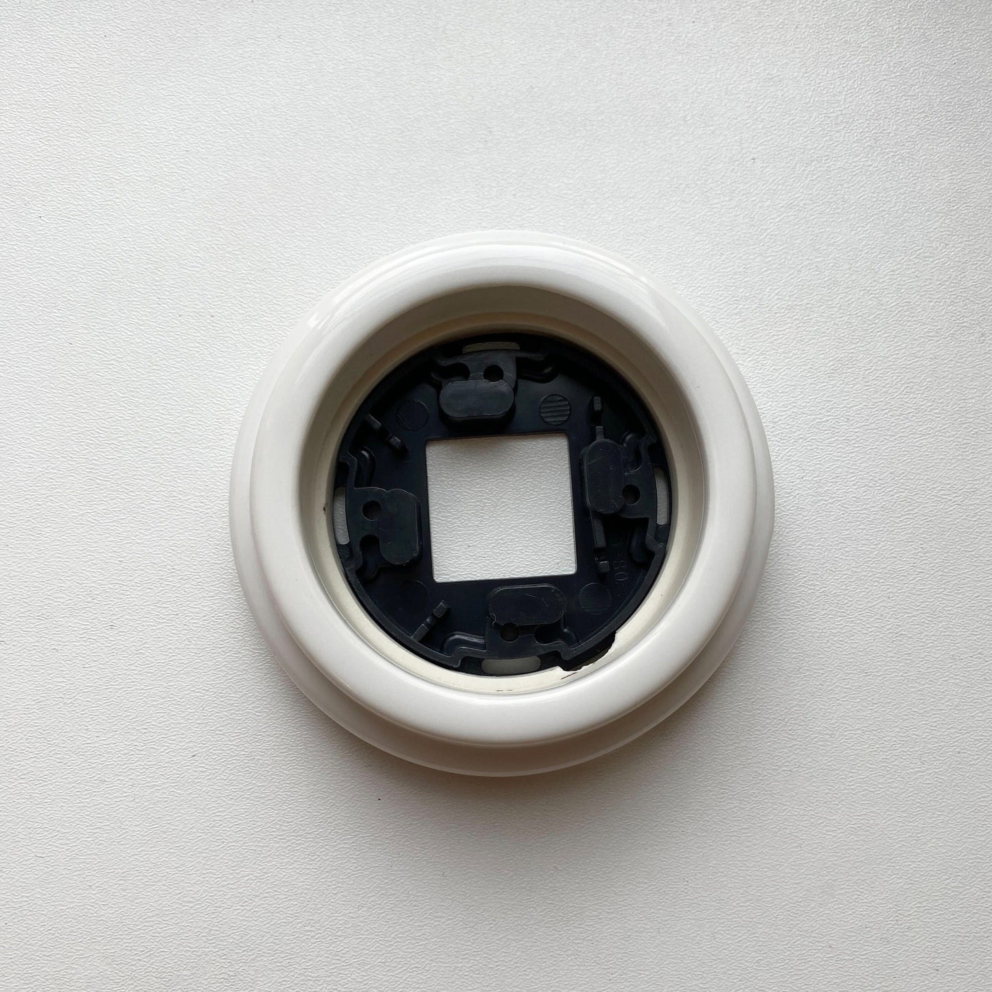 Porcelain Loft Retro Single Porcelain Frame With Plastic Part Surface Mounted Vintage Cottage Ceramic White
