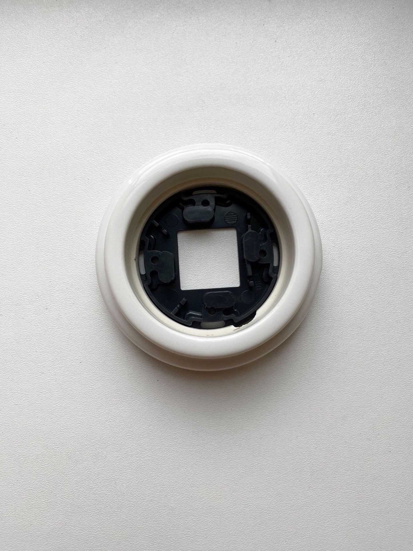 Porcelain Loft Retro Single Porcelain Frame With Plastic Part Surface Mounted Vintage Cottage Ceramic White