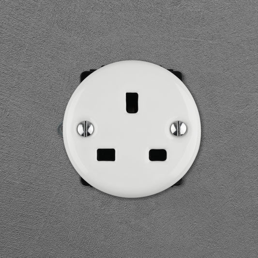 Flush Mount UK Plug Socket Insert (Type G) – Single 3-Pin Grounded Outlet in White Porcelain