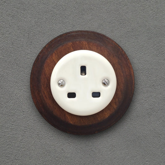 Single Socket UK Type G Flush Mount Retro Wall Power Outlet Porcelain Ceramic with Wooden Frame Vintage Style Electrical Fitting White
