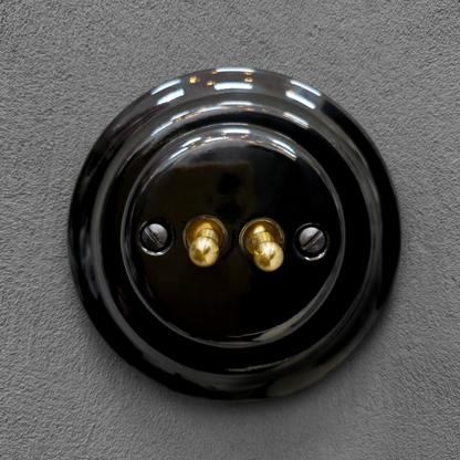 black porcelain 2gang2way toggle switch, flush-mount, front