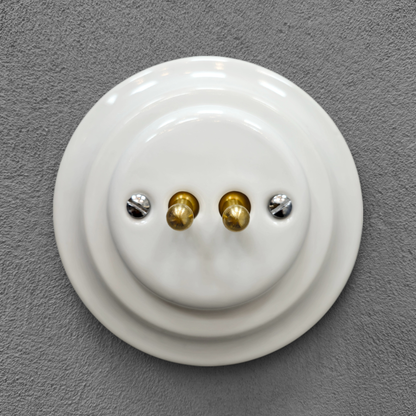 white porcelain 2gang2way toggle switch, flush-mount, front