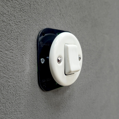 White Porcelain Wide Rocker Connection Inner Part Push Button Switch 1 Gang Two-Pole With A Big Key Flush-Mounted