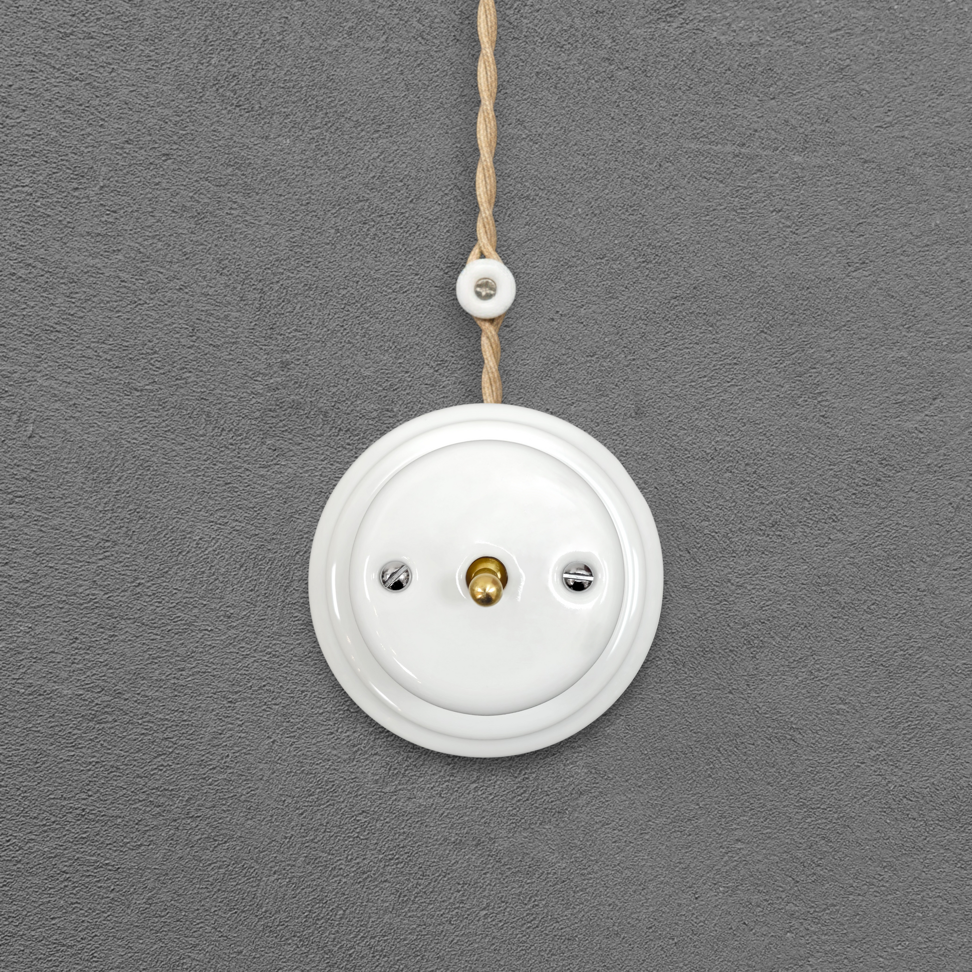 white porcelain 1gang2way toggle light switch, surface-mount