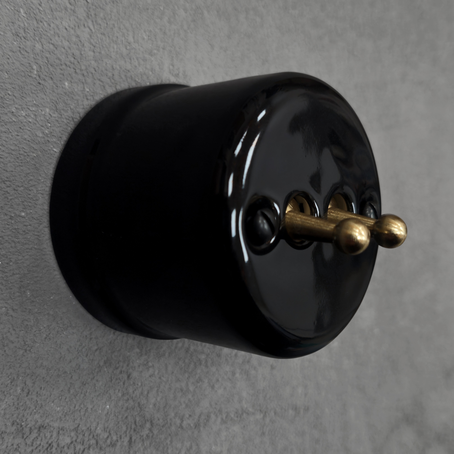 black porcelain 2gang2way toggle switch insert, surface-mount, angled