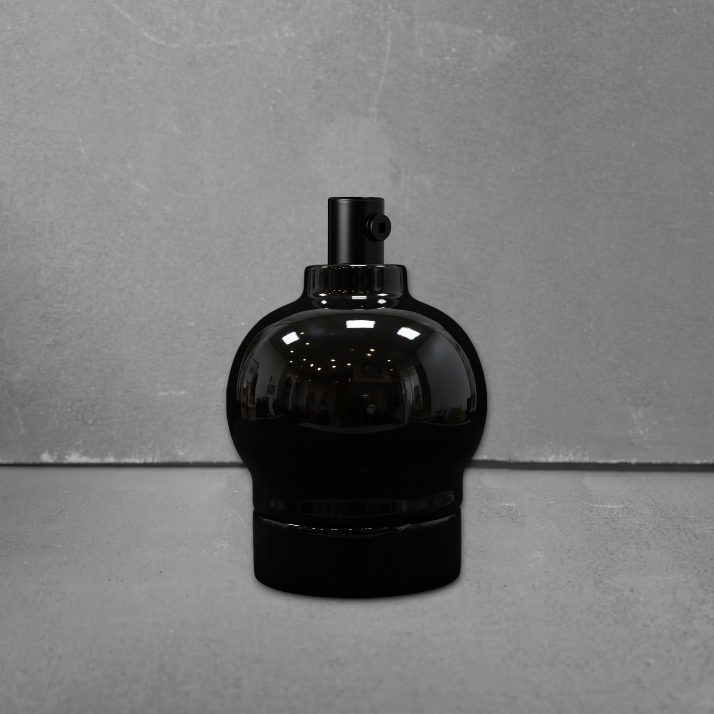 black porcelain hanging apple shape E27 lamp holder, 45x65mm, front