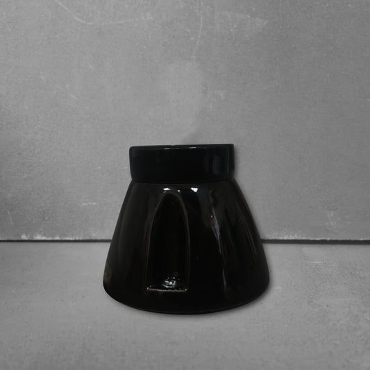 black porcelain straight E27 lamp holder, surface-mount, front