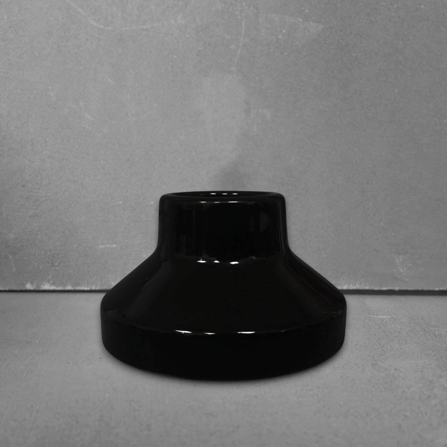 black porcelain high frequency E27 lamp holder, side