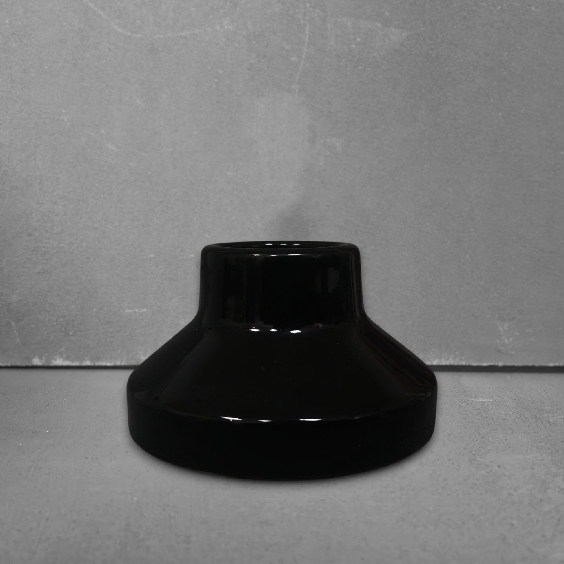 black porcelain high frequency E27 lamp holder, side