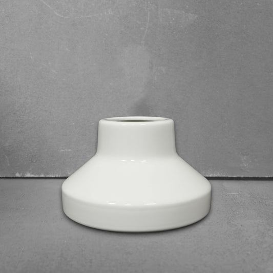white porcelain high frequency E27 lamp holder, side