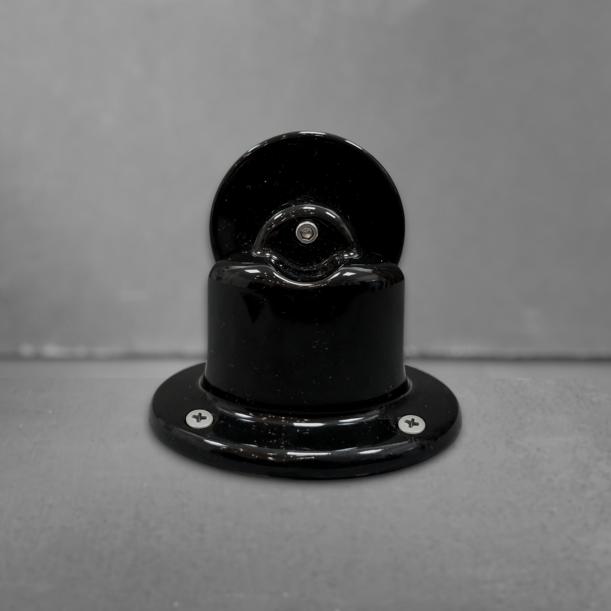 black porcelain pulley light fixture, surface-mount, front