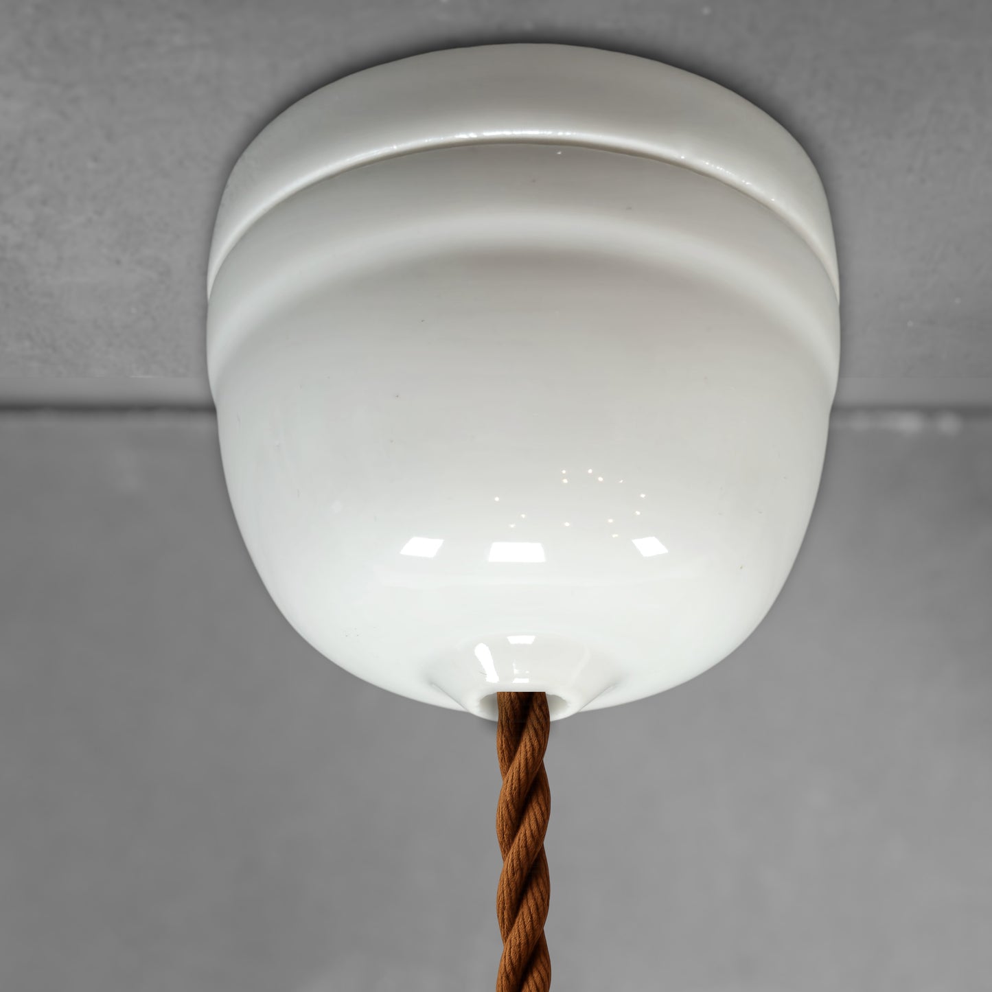 white porcelain ceiling cup 63x50mm, angled