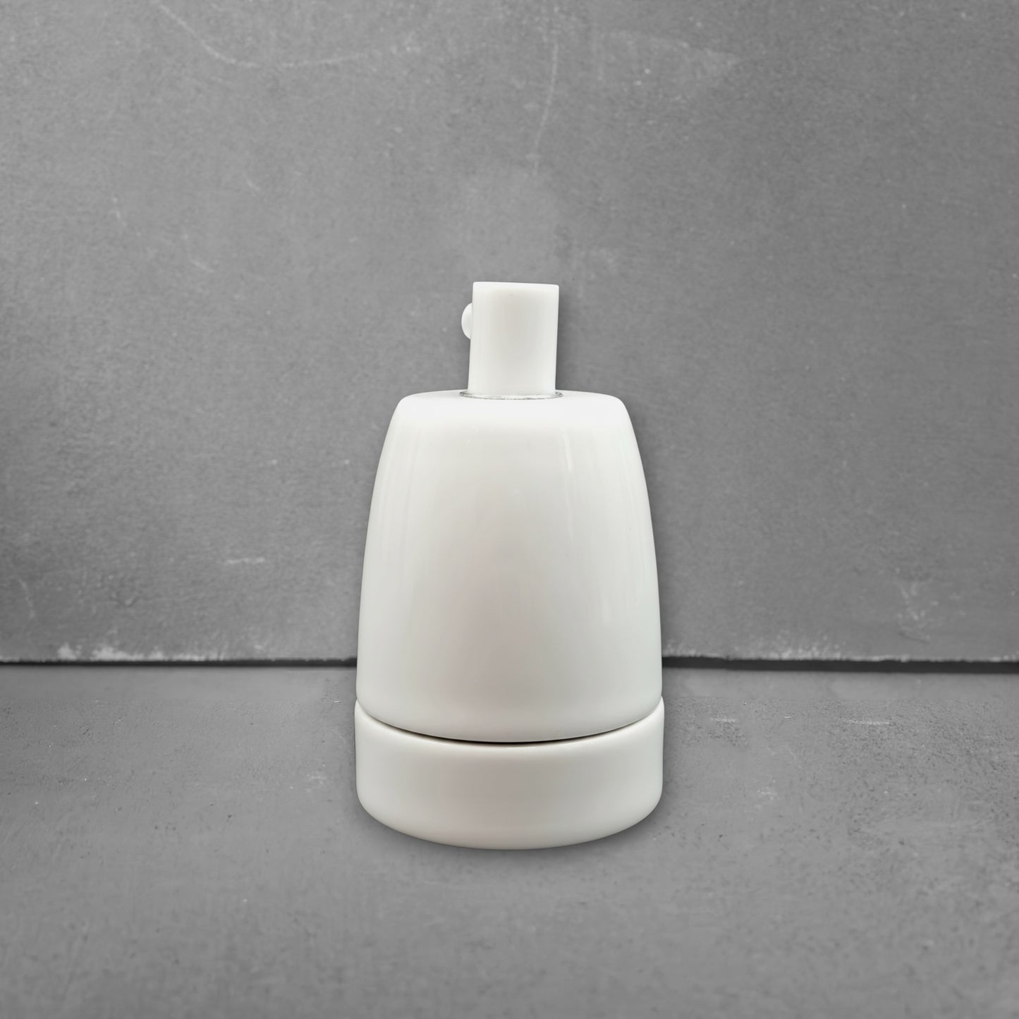 white porcelain hanging E27 lamp holder, 45x60mm, front