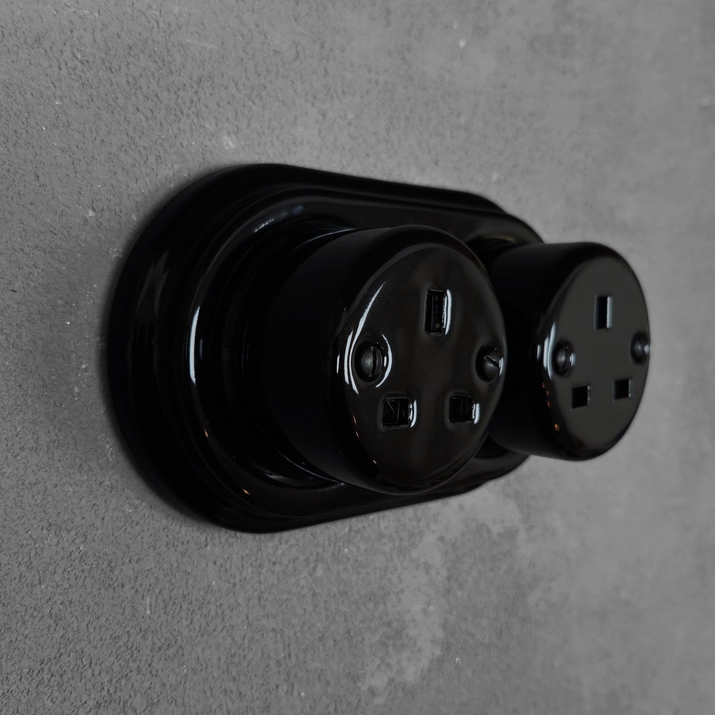 Surface Mounting Double Power Socket Porcelain Loft Retro Electrical UK 3 Prong Surface Mounted Vintage Cottage Ceramic Black