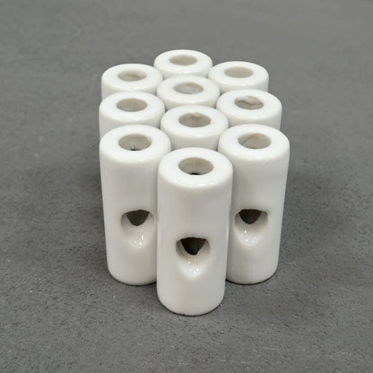 White porcelain cable decentraliser, surface-mount, 10pcs