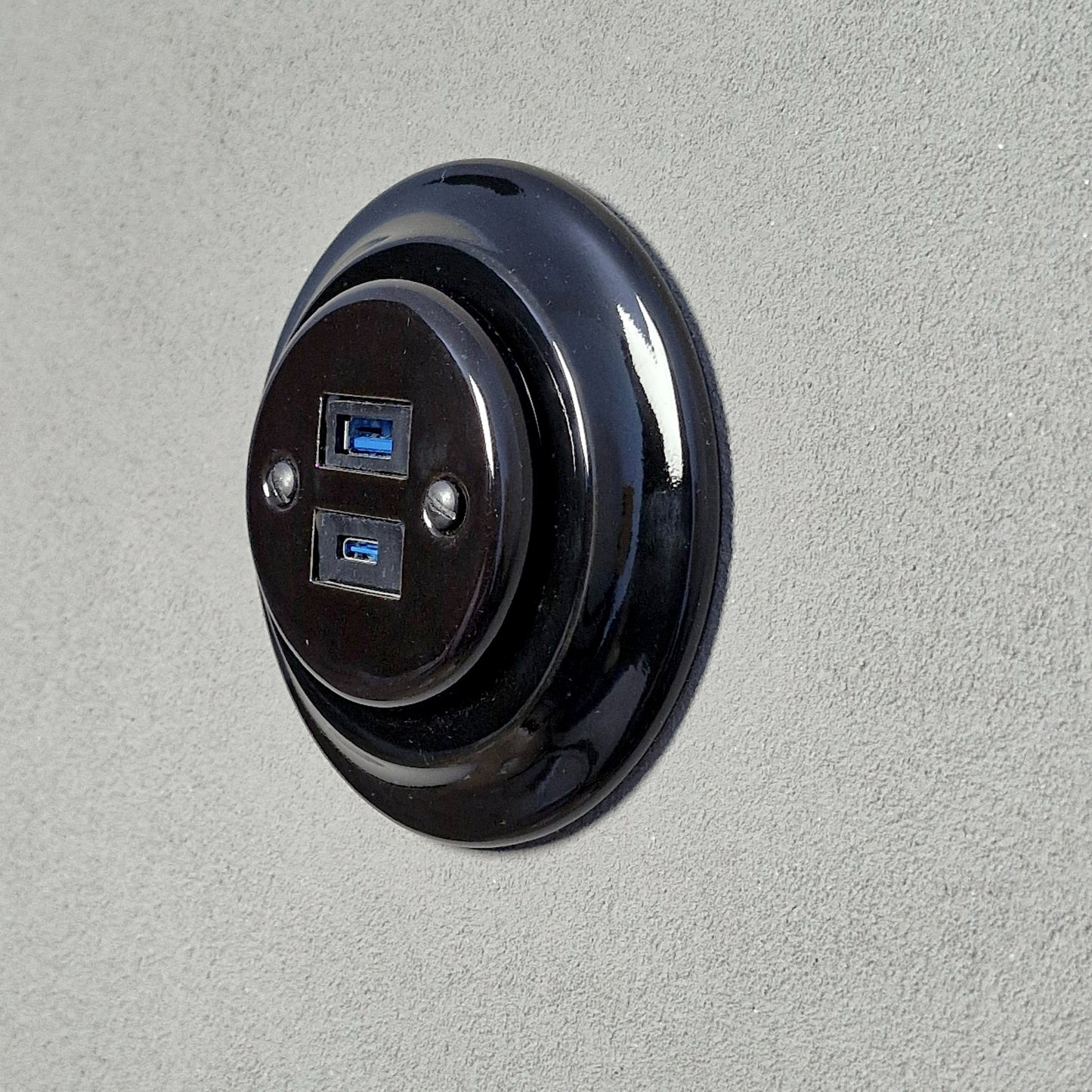 Porcelain USB Charging Socket – Retro Loft Style | Vintage Design, Flush-Mounted, USB A+C Socket in Black Ceramic