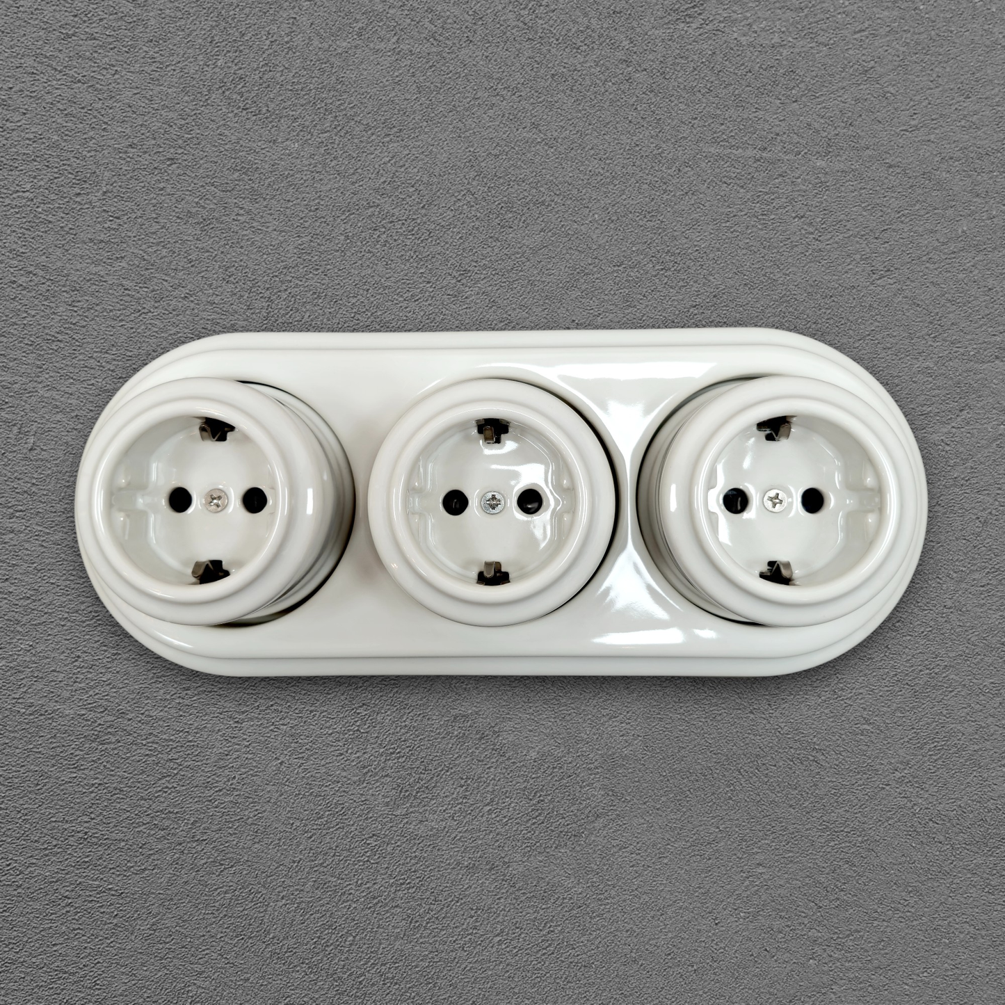 Retro Style White Ceramic Triple German Schuko Socket Surface-Mounting Childproof