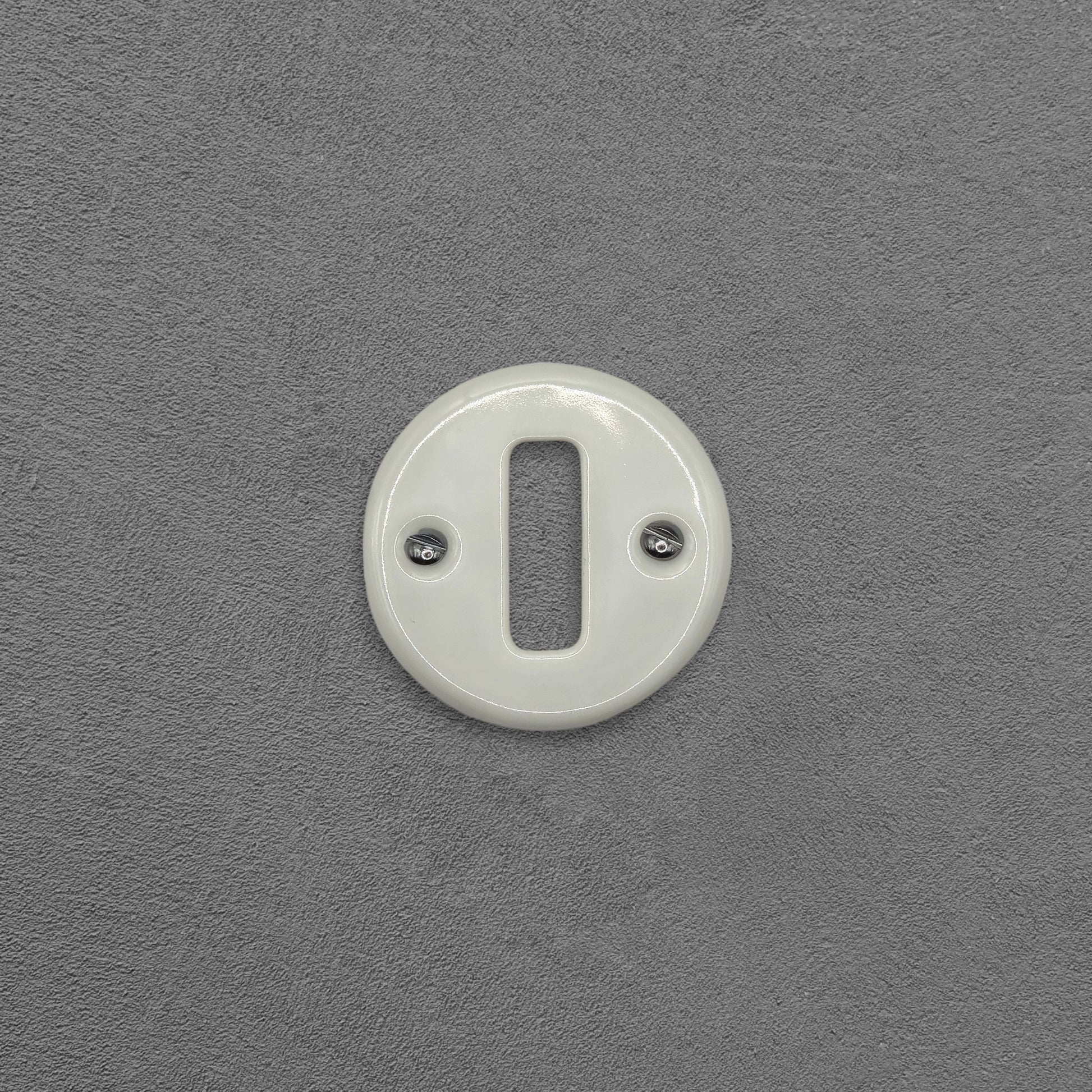 white porcelain 1-gang light switch cover, flush-mount