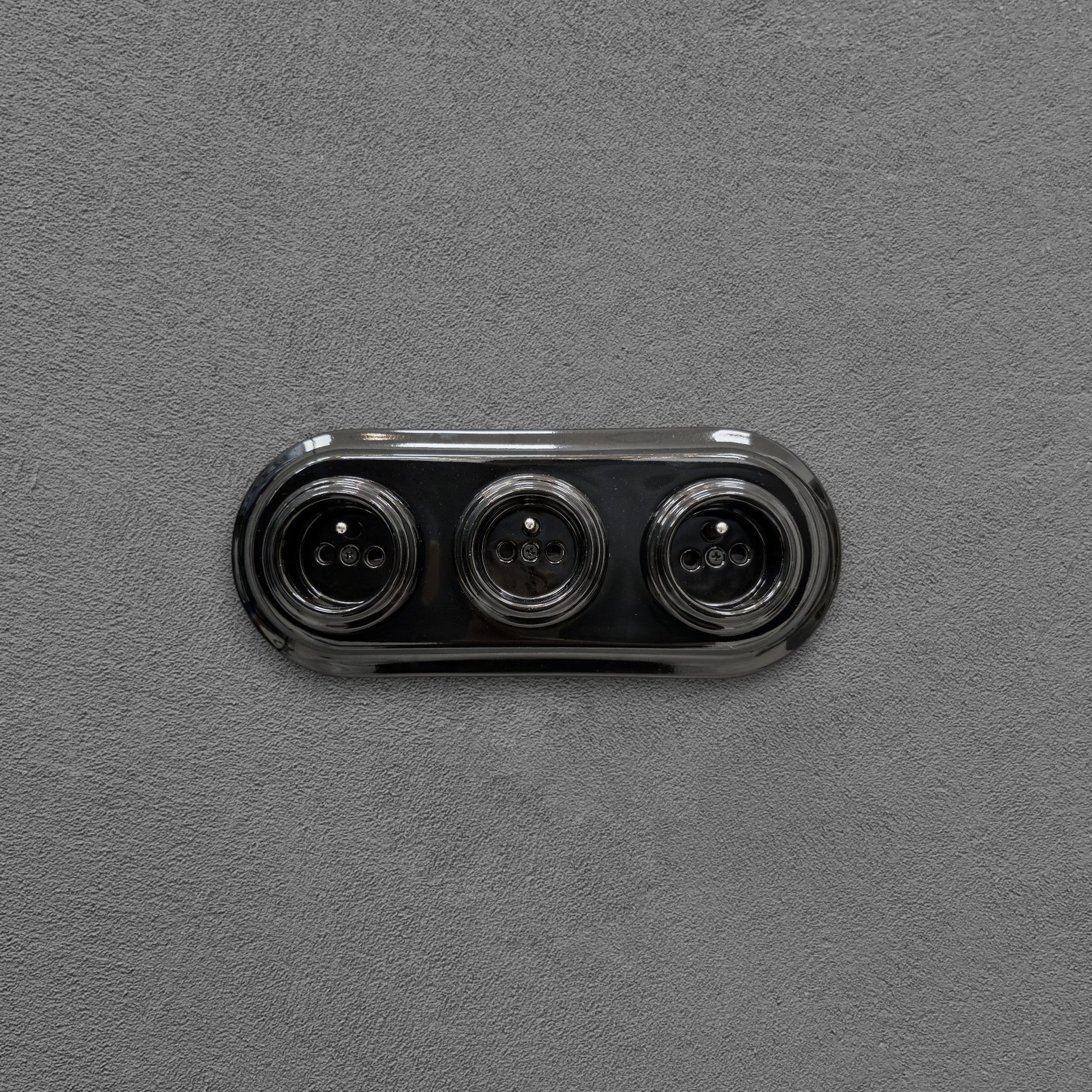 Triple black French porcelain socket, flush-mount