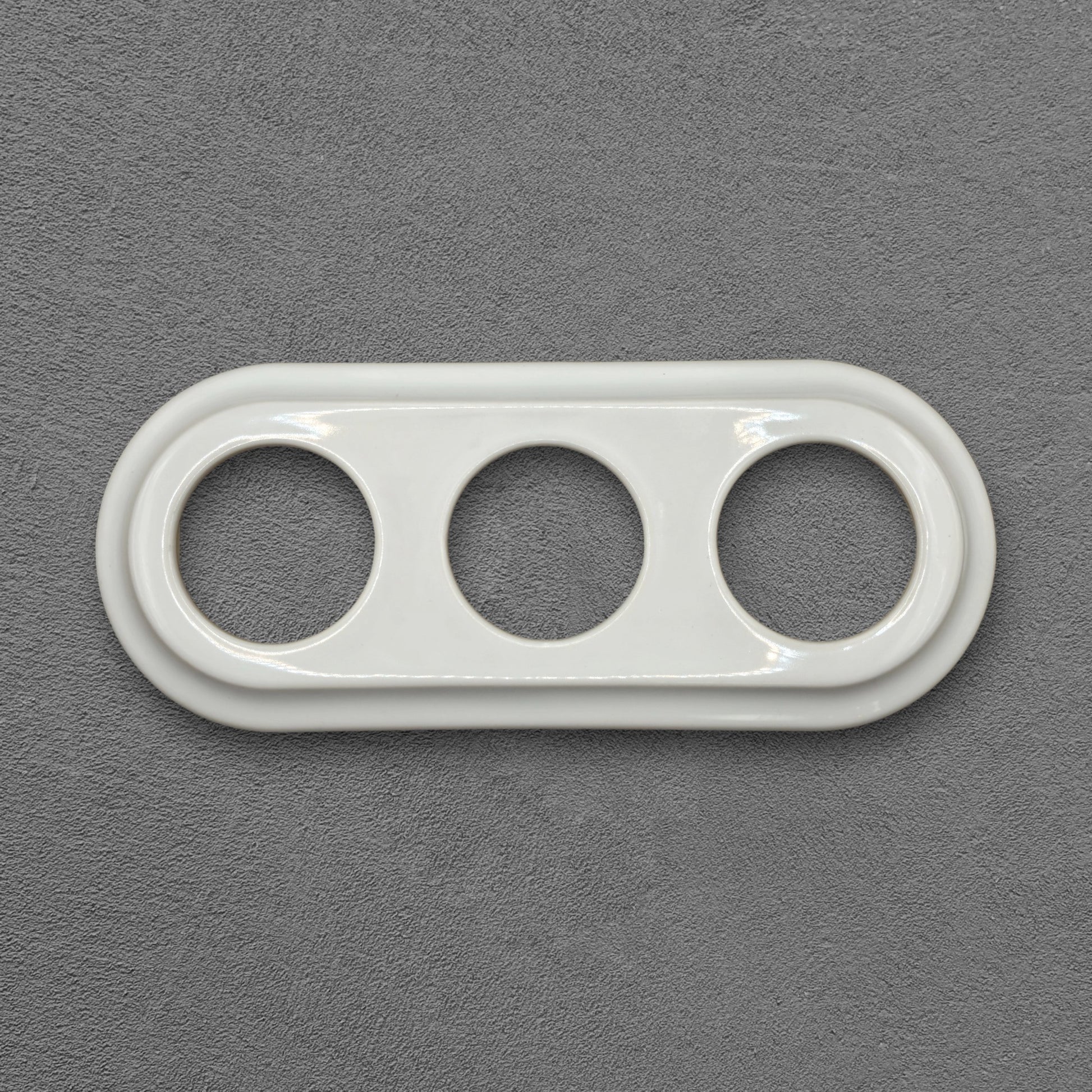 white porcelain triple frame, flush-mount, front