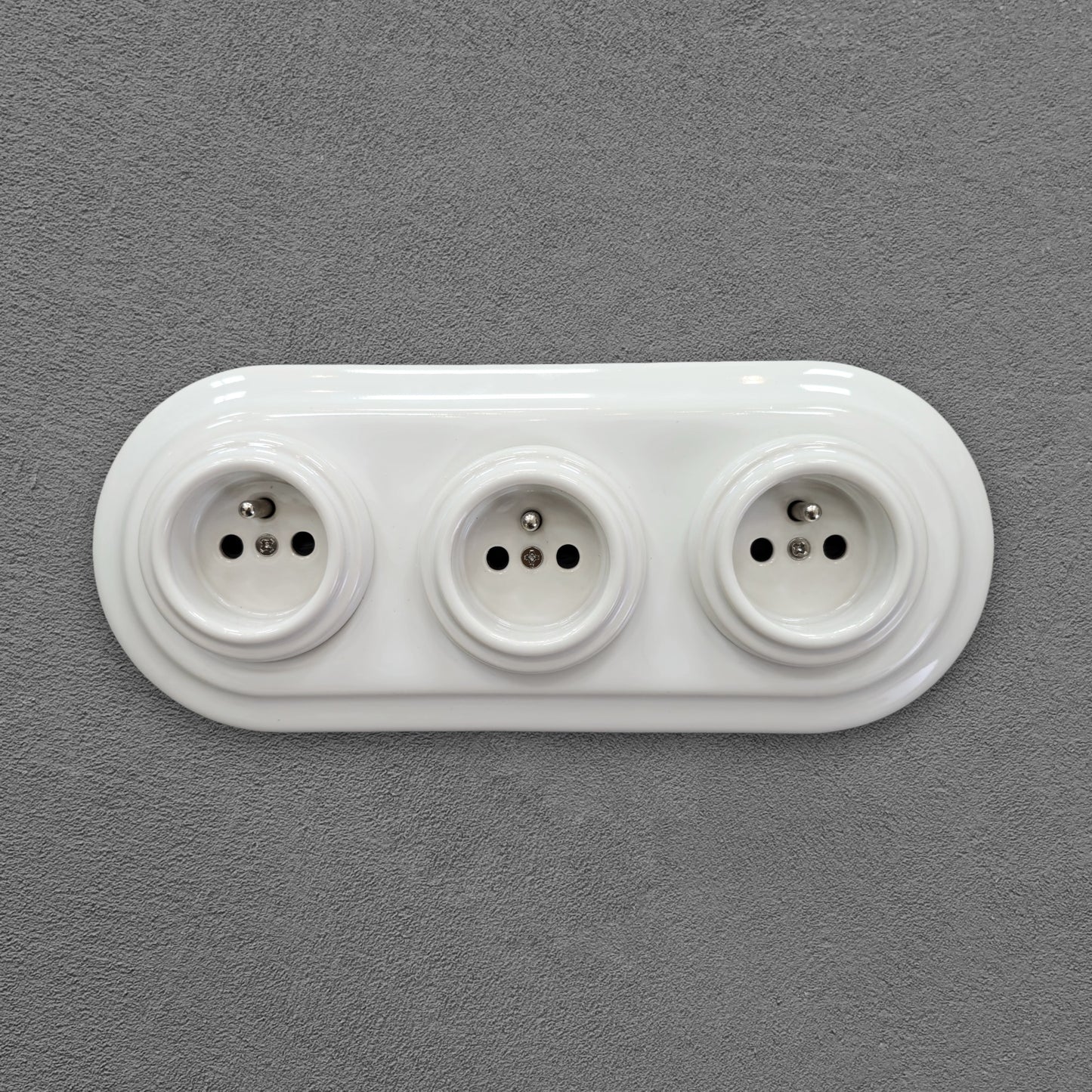 Triple Power Porcelain Socket – Retro Loft Style | Vintage Design, Flush-Mounted, French Socket in White Ceramic