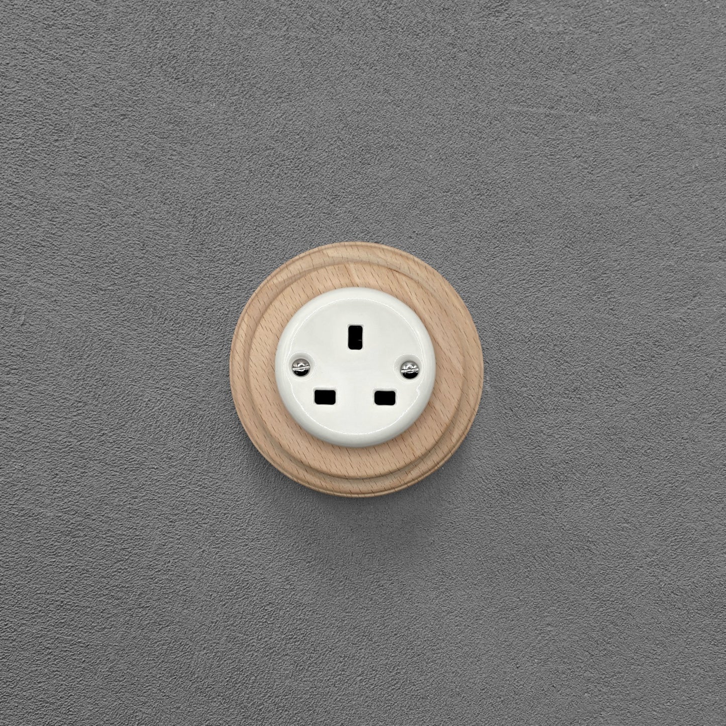 Retro Style White Ceramic Single UK Type Socket Natural Wood Frame Flushed-Mounted