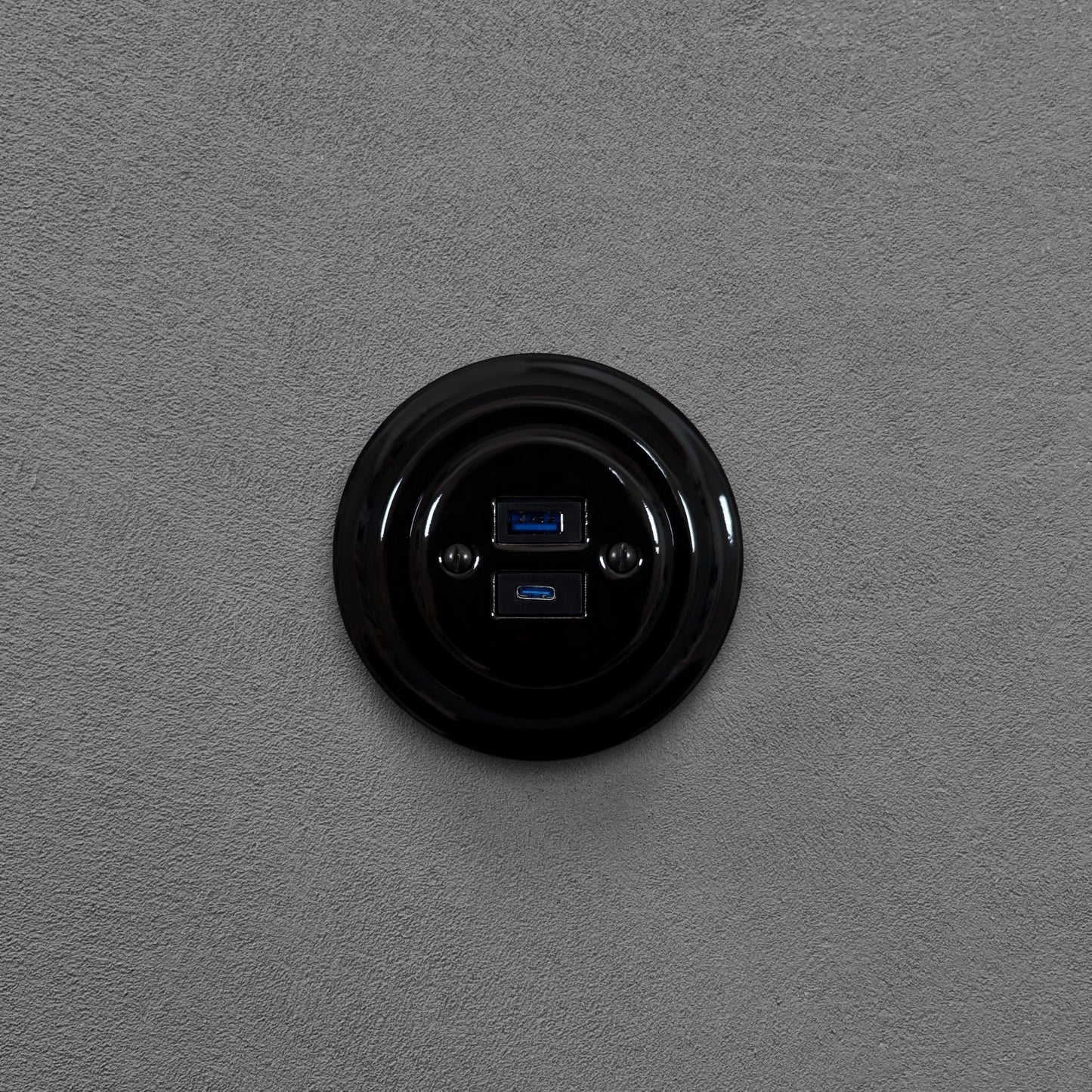 Black porcelain USB A+C charging socket, flush-mounted
