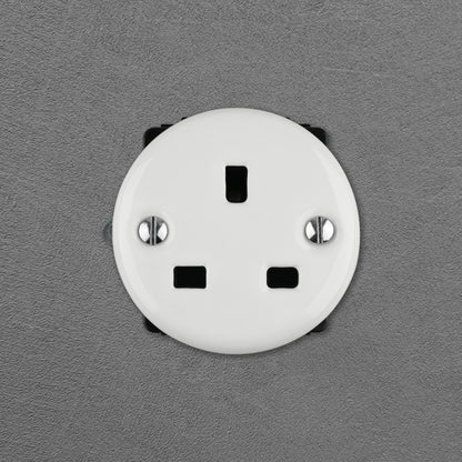 Flush Mount UK Plug Socket Insert (Type G) – Single 3-Pin Grounded Outlet in White Porcelain