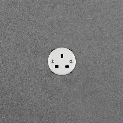 Flush Mount UK Plug Socket Insert (Type G) – Single 3-Pin Grounded Outlet in White Porcelain