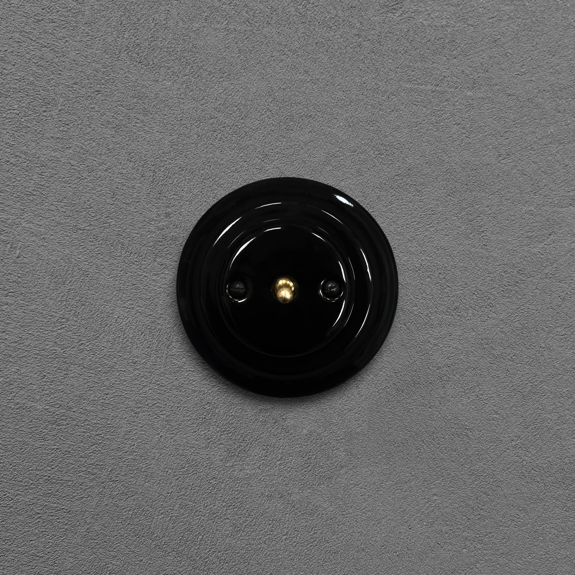 black porcelain 1gang2way toggle switch, flush-mount