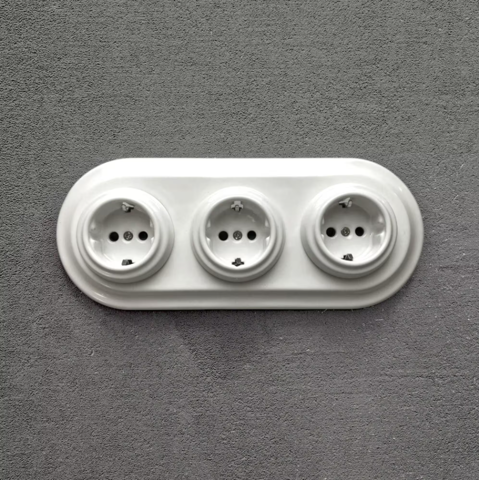Triple Power Socket Porcelain Loft Retro Electrical German Schuko Flush-Mounting Vintage Cottage Ceramic White