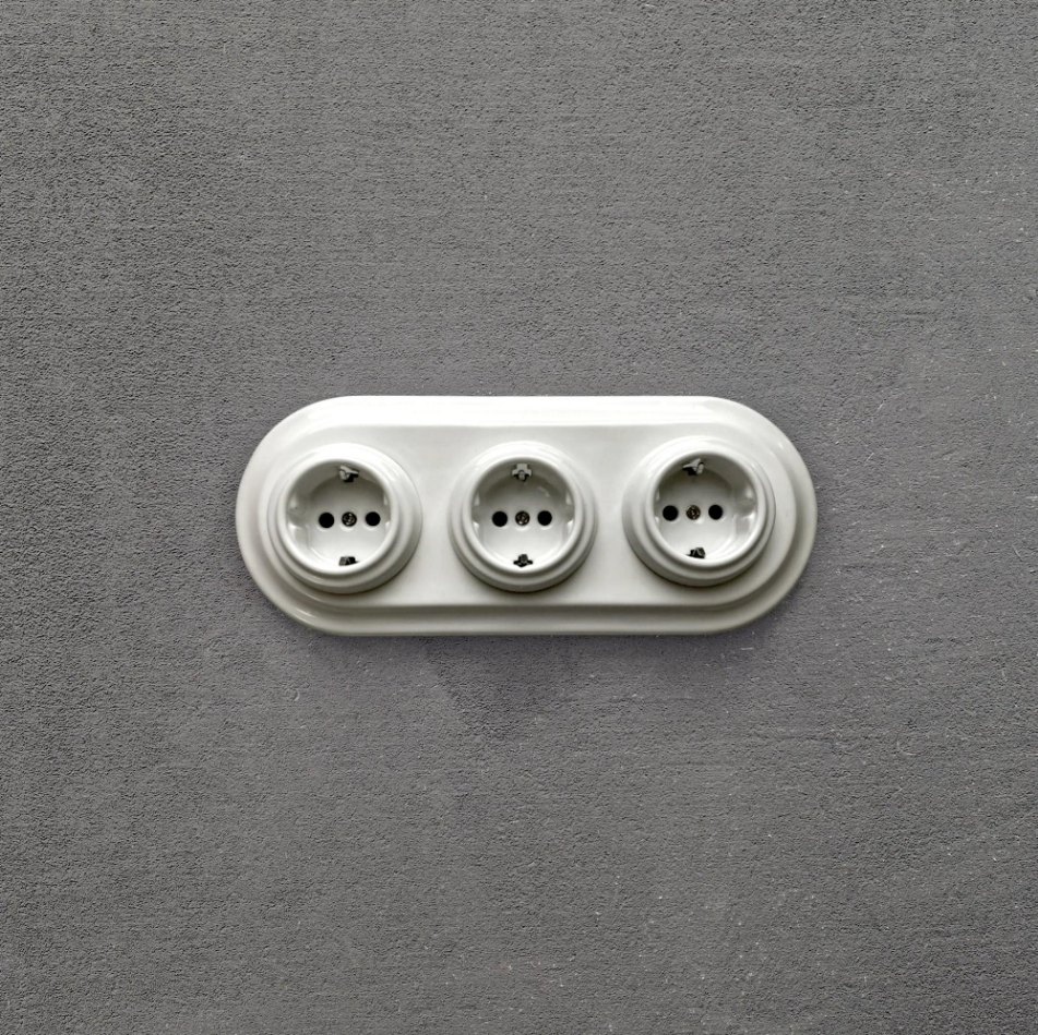 Triple Power Socket Porcelain Loft Retro Electrical German Schuko Flush-Mounting Vintage Cottage Ceramic White