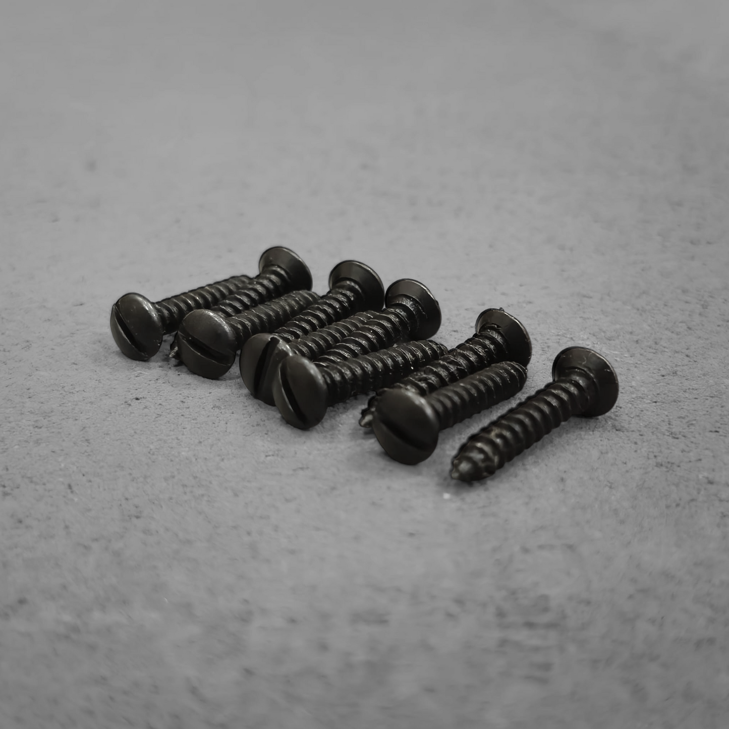 M3.5 x 20mm Round Slotted Machine Screws (10-Pack)