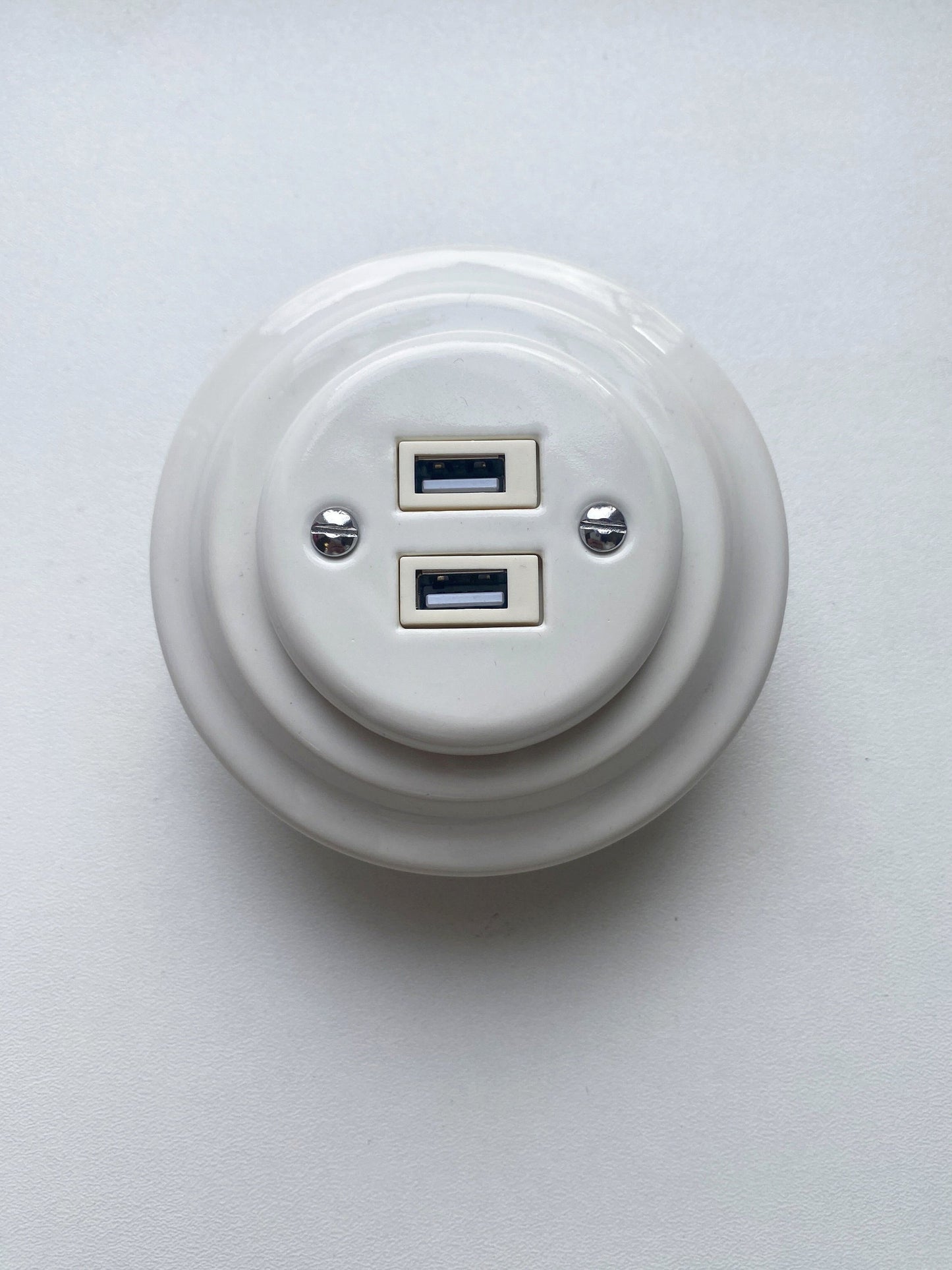 Porcelain Loft Retro Electrical USB Charging Socket Flush-Mounting Vintage Cottage Ceramic White