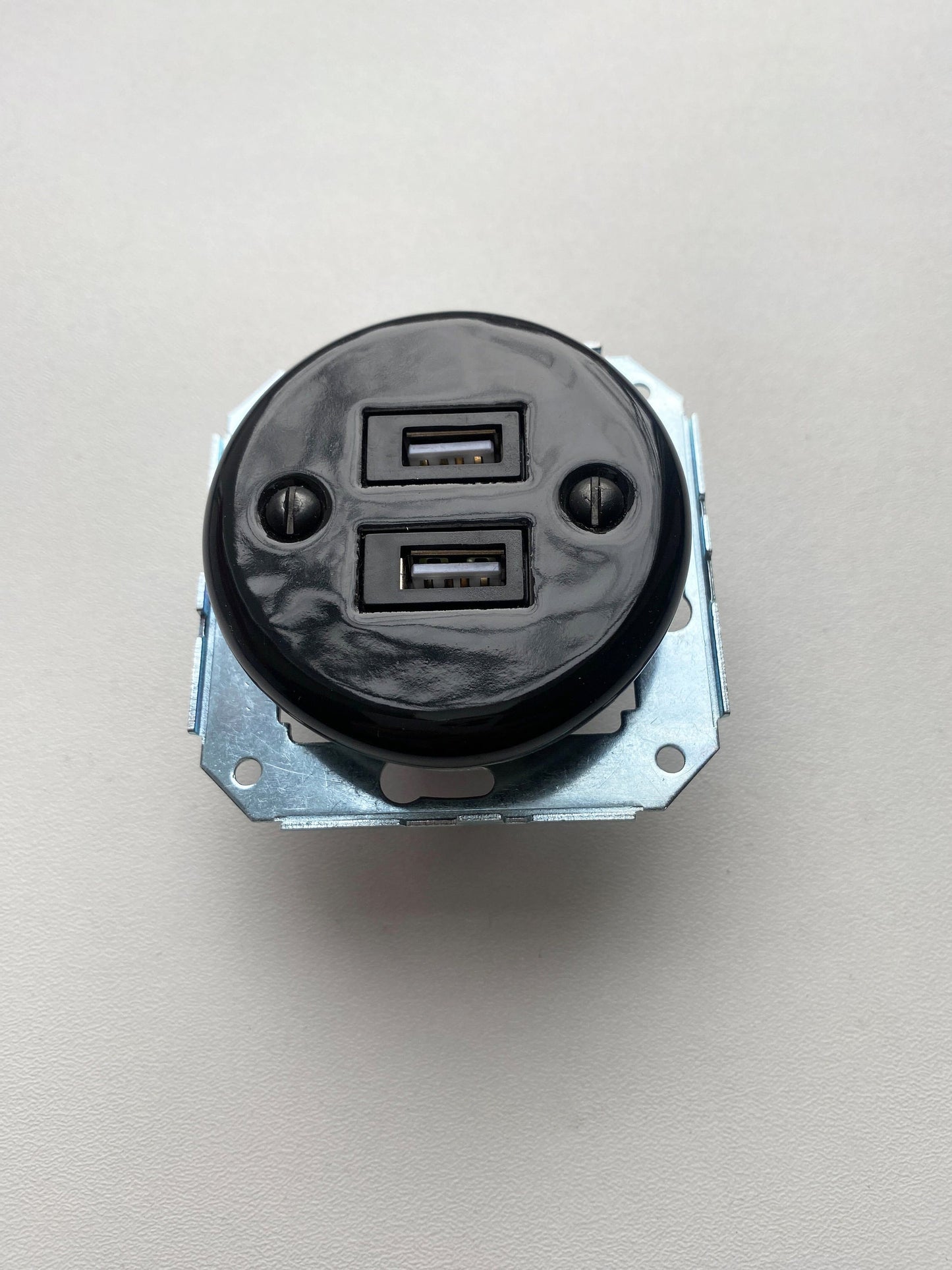 Power Socket Insert Porcelain Loft Retro USB Charging Socket Flush-Mounting Vintage Cottage Ceramic Black