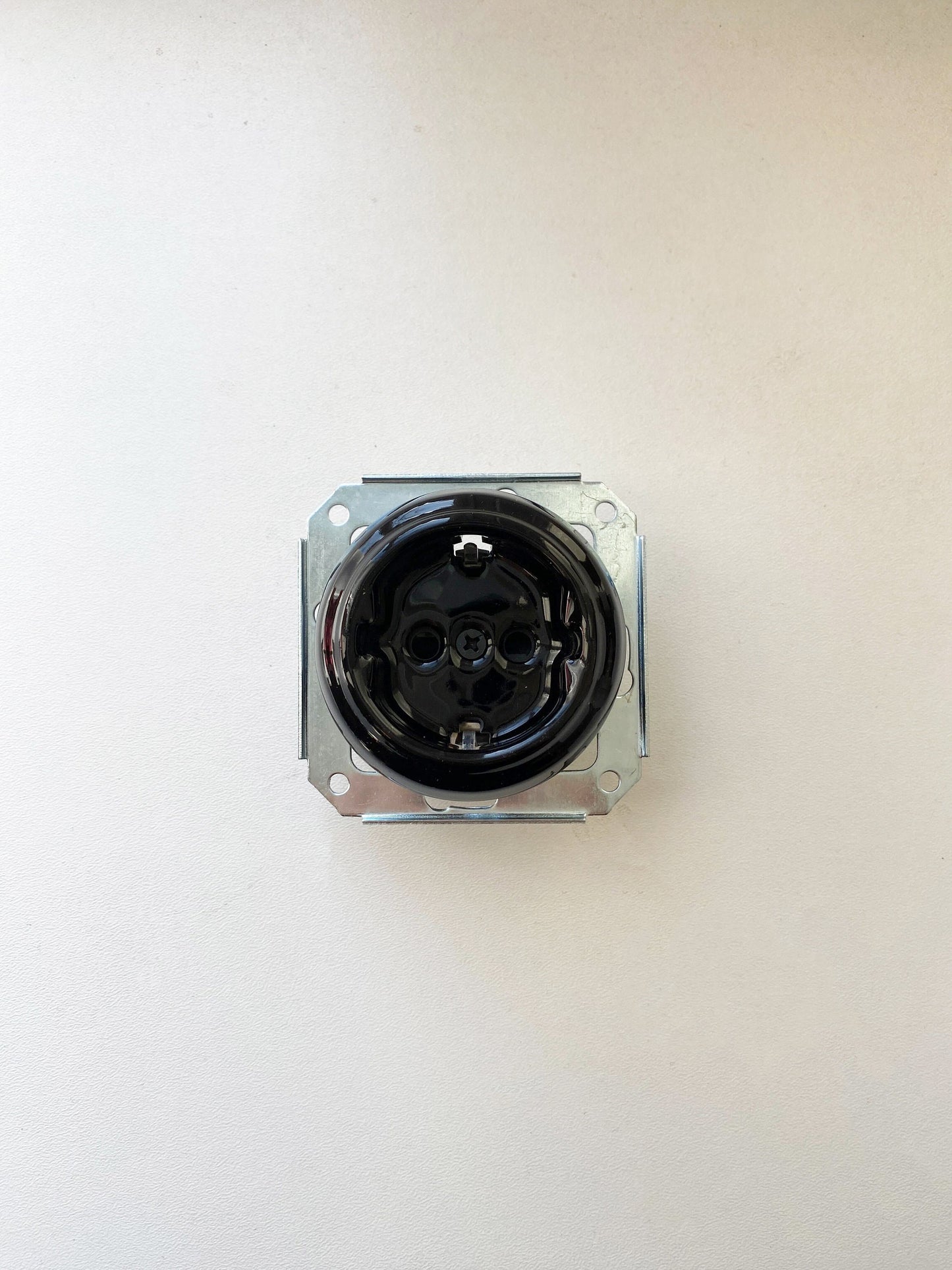 Power Socket Insert Porcelain Loft Retro Electrical German Schuko Flush-Mounting Vintage Cottage Ceramic Black